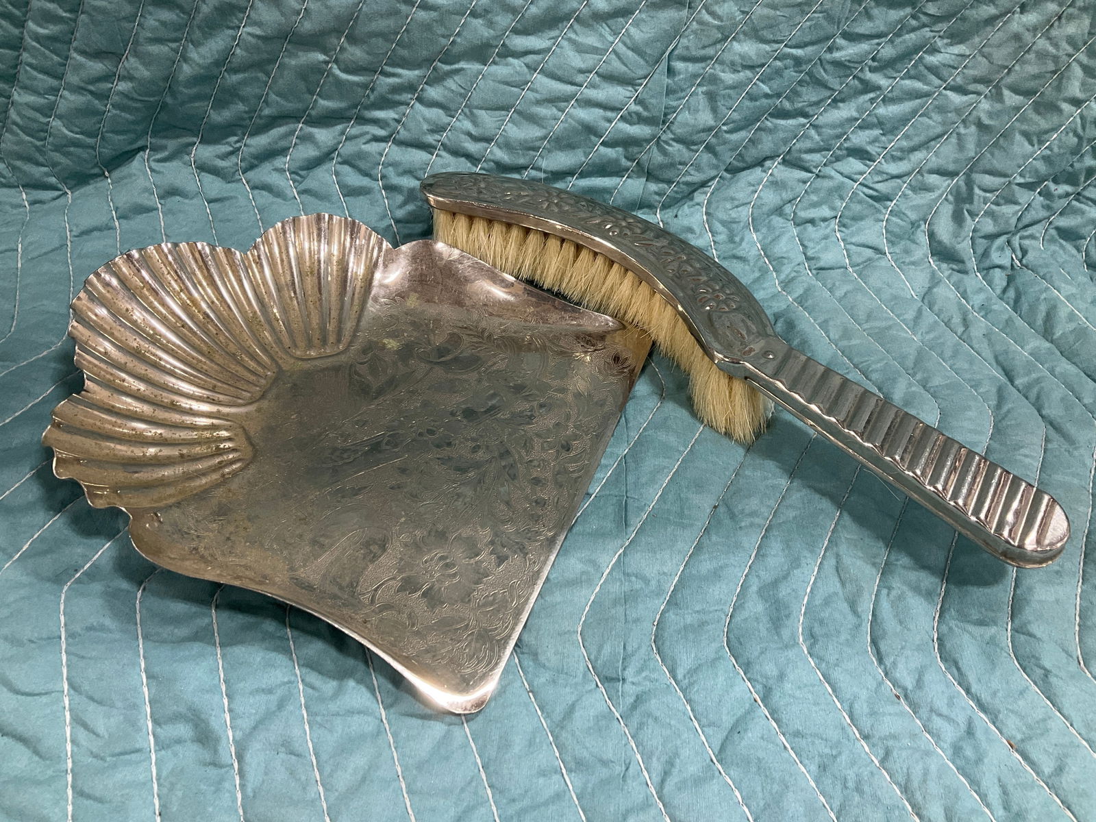 Vintage silver plated crumb tray and brush set: Vintage silver plated crumb tray and brush set