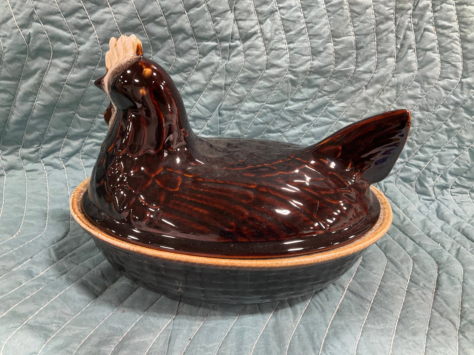 Vintage hen on nest casserole dish(8.5inx10inx7.5in) (1 of 1)