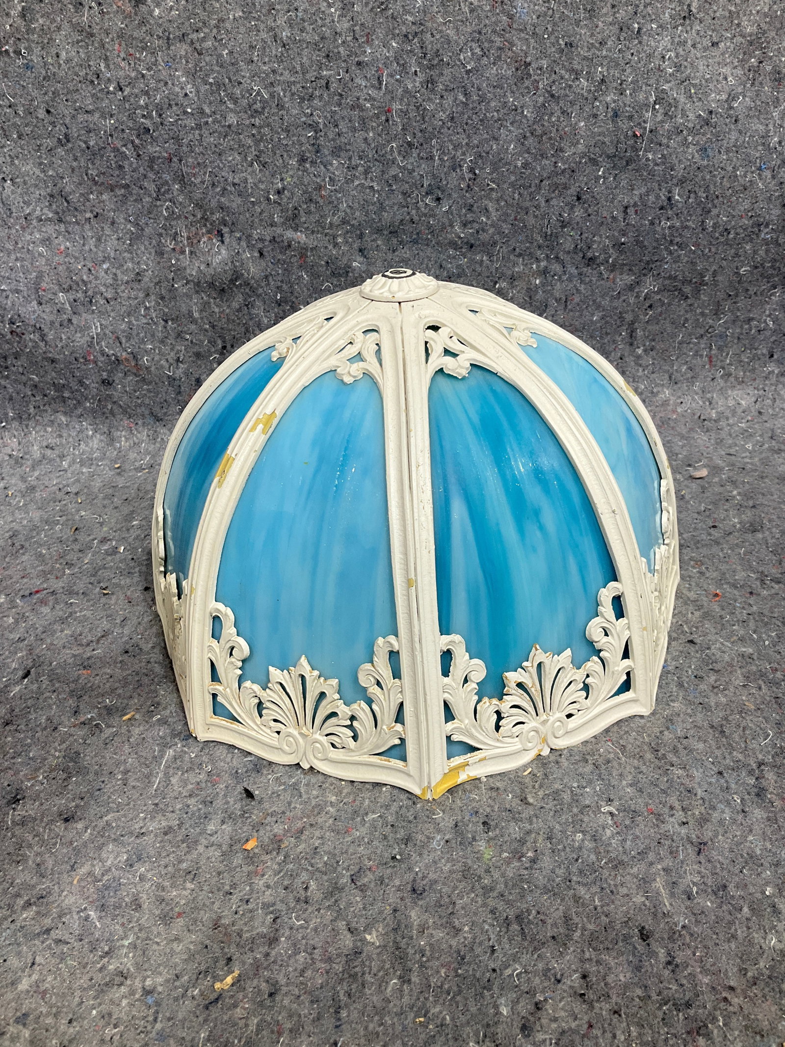 Vintage blue slag glass lamp(7in tall): Vintage blue slag glass lamp(7in tall)