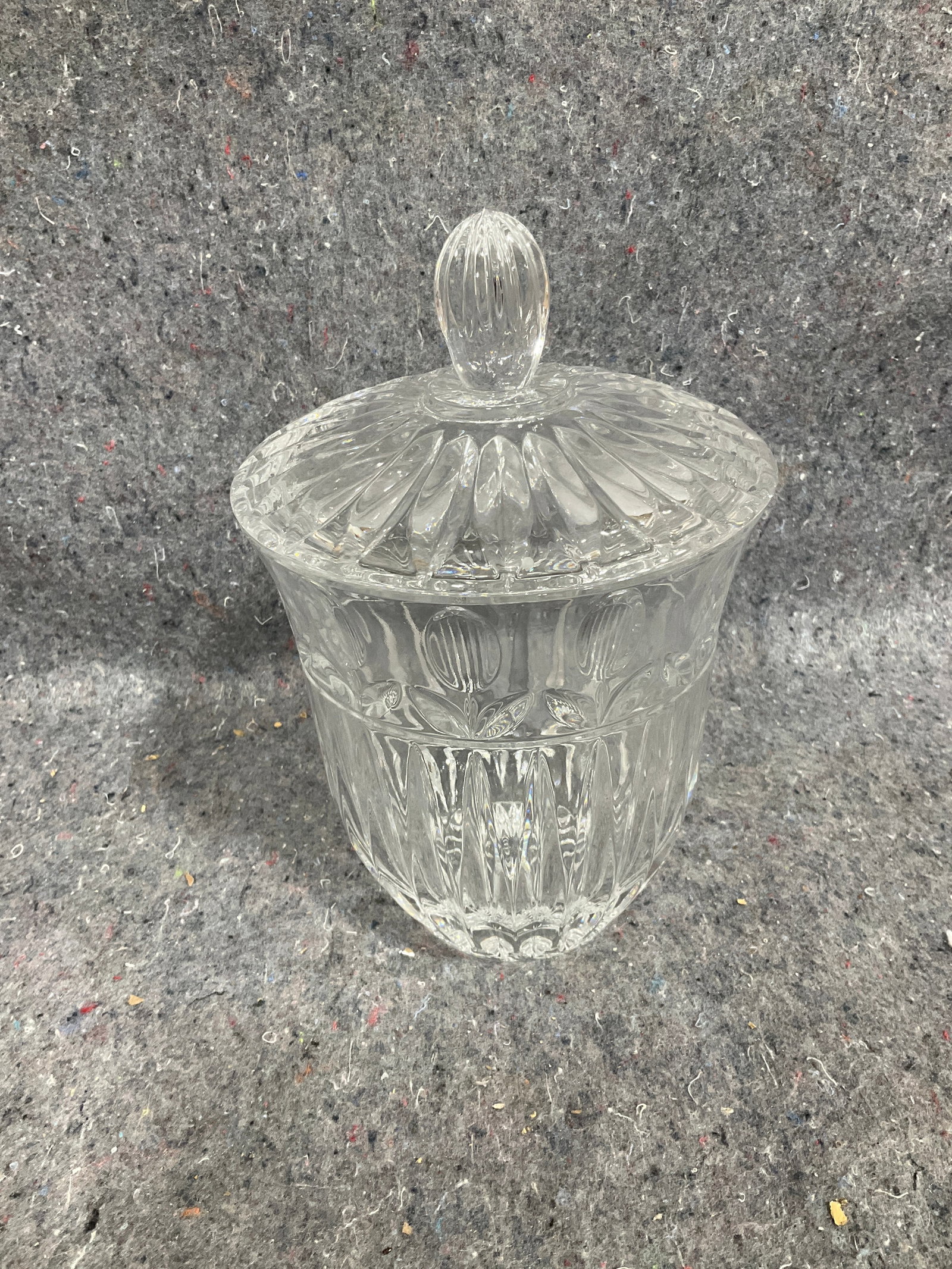 Vintage crystal ice bucket: Vintage crystal ice bucket