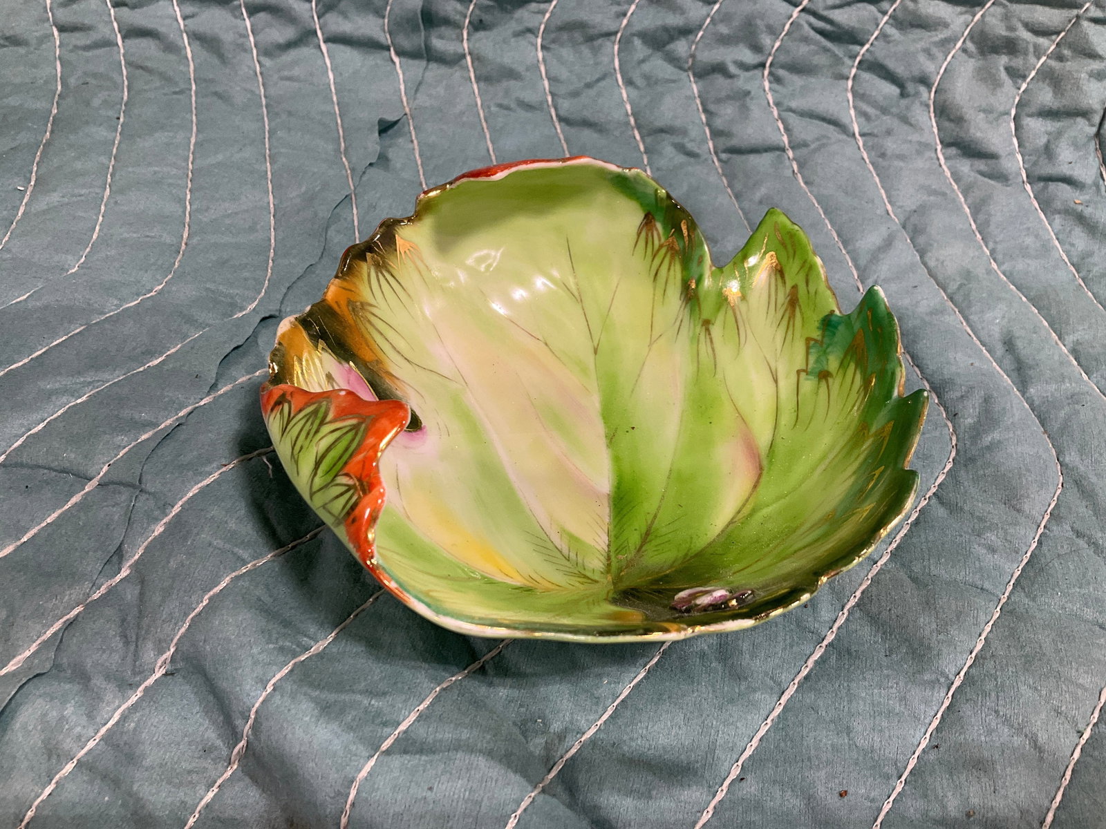 Chubu China Handpainted/Decorated Leaf Bowl (1 of 1)