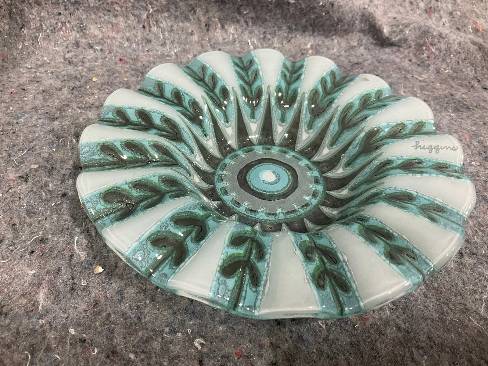 Handmade Plate signed Higgins (7in Across) (1 of 1)