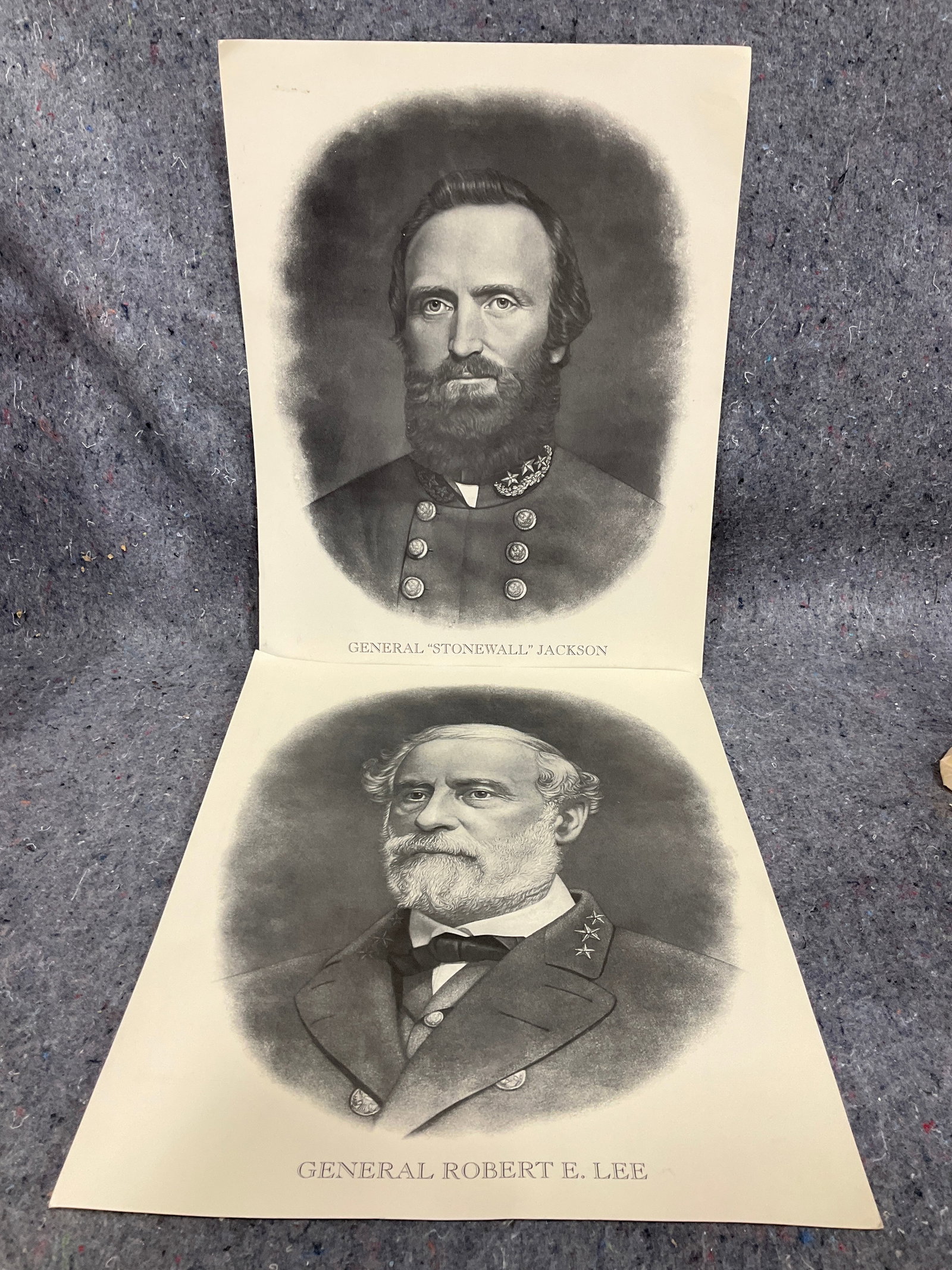 General Stonewall Jackson and Robert E Lee Photographs (11inx14in) (1 of 1)