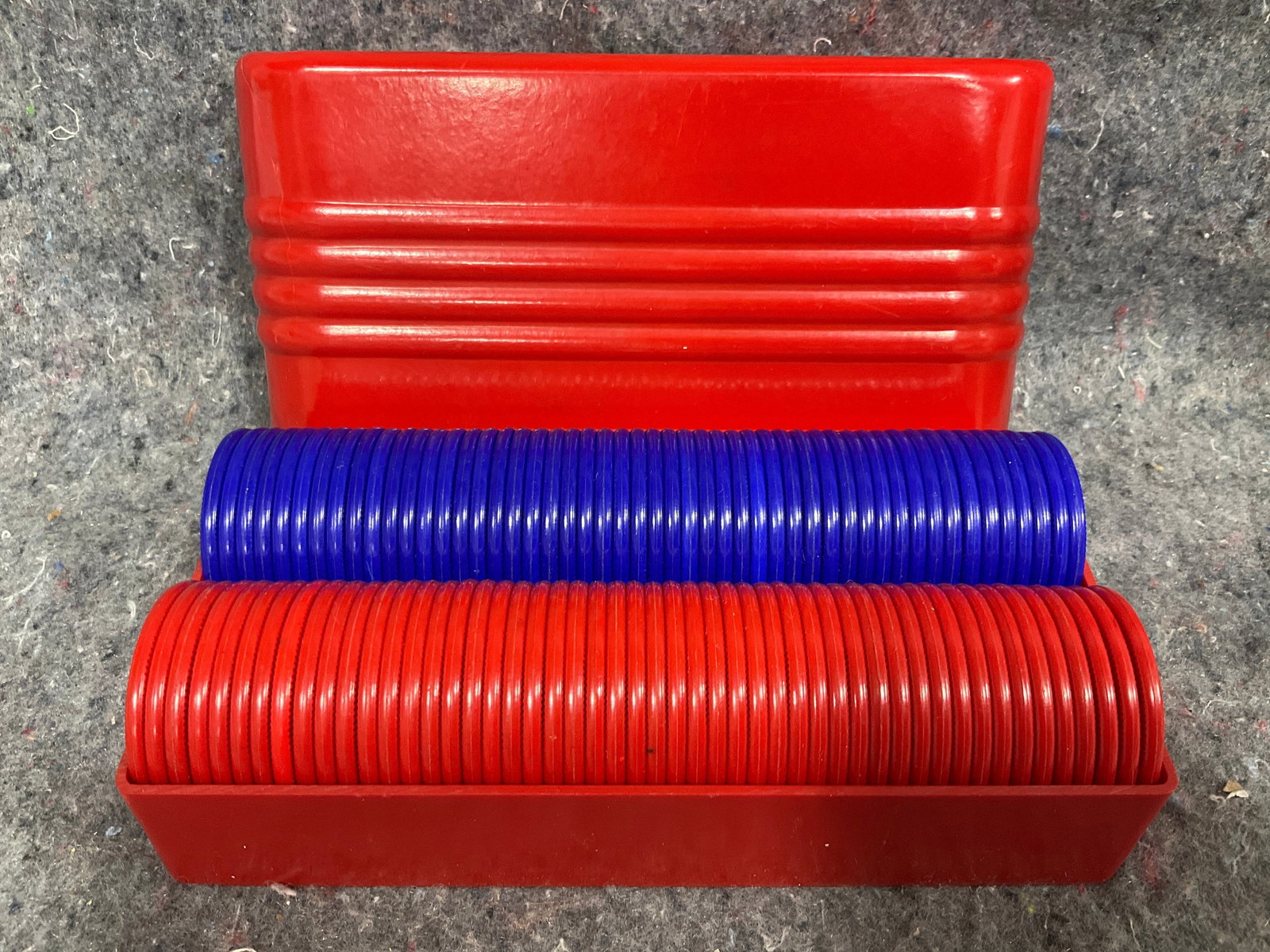 Vintage Bakelite poker chips set in Bakelite box (1 of 1)