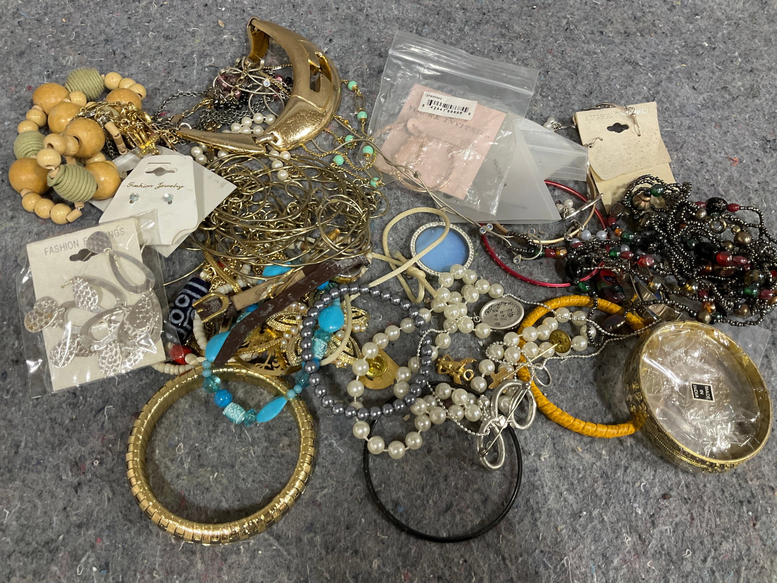 Various 1960s Costume Jewelry: Various 1960s Costume Jewelry