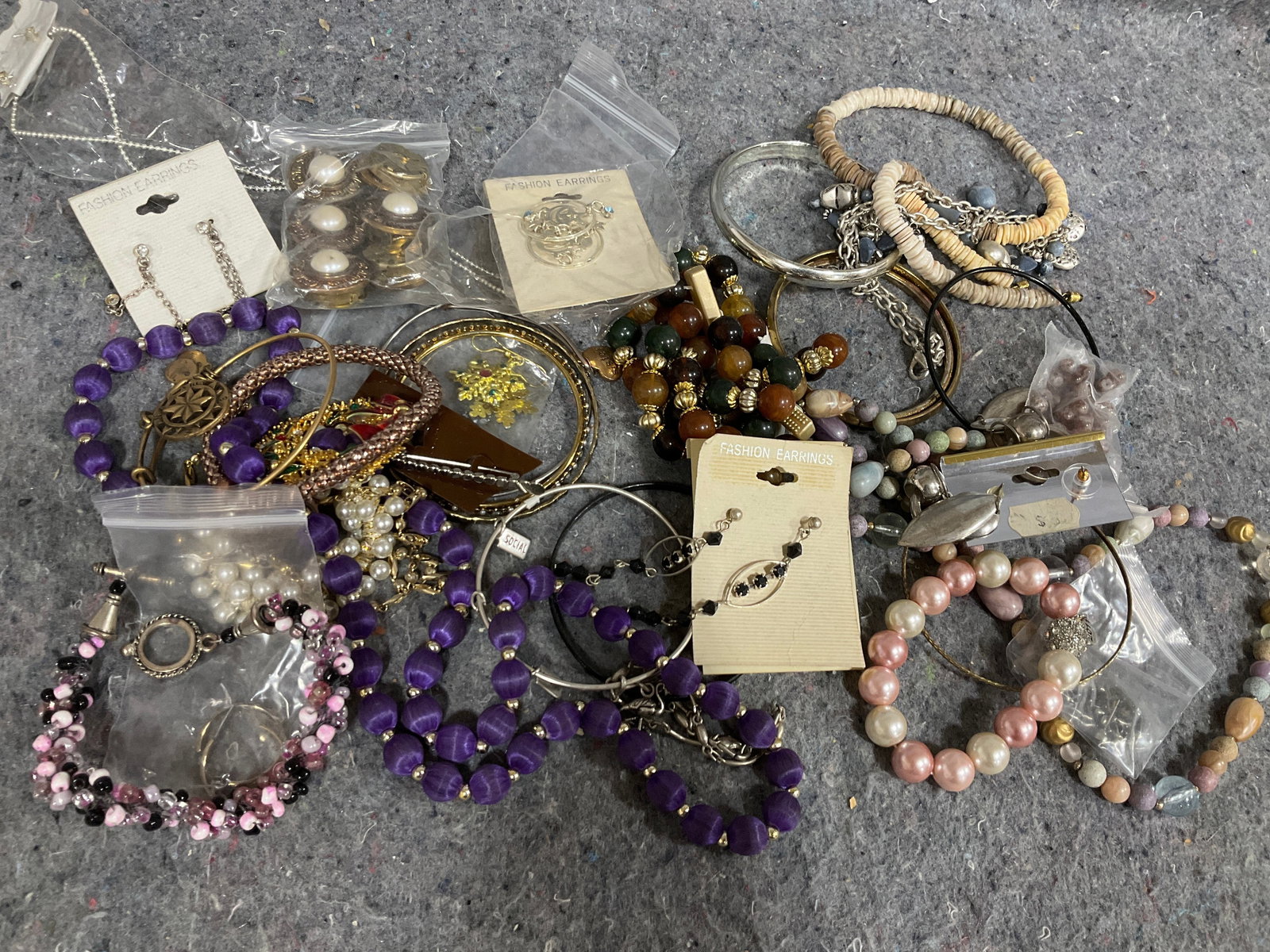 Various 1970s Costume Jewelry: Various 1970s Costume Jewelry