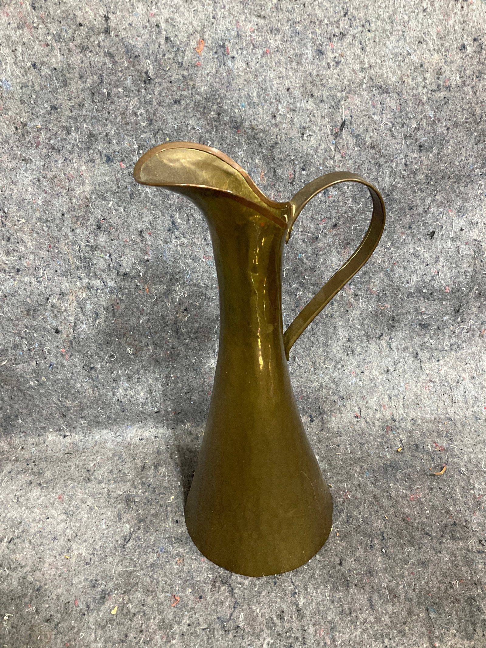 Brass pitcher shaped bud vase(11.5intall): Brass pitcher shaped bud vase(11.5intall)