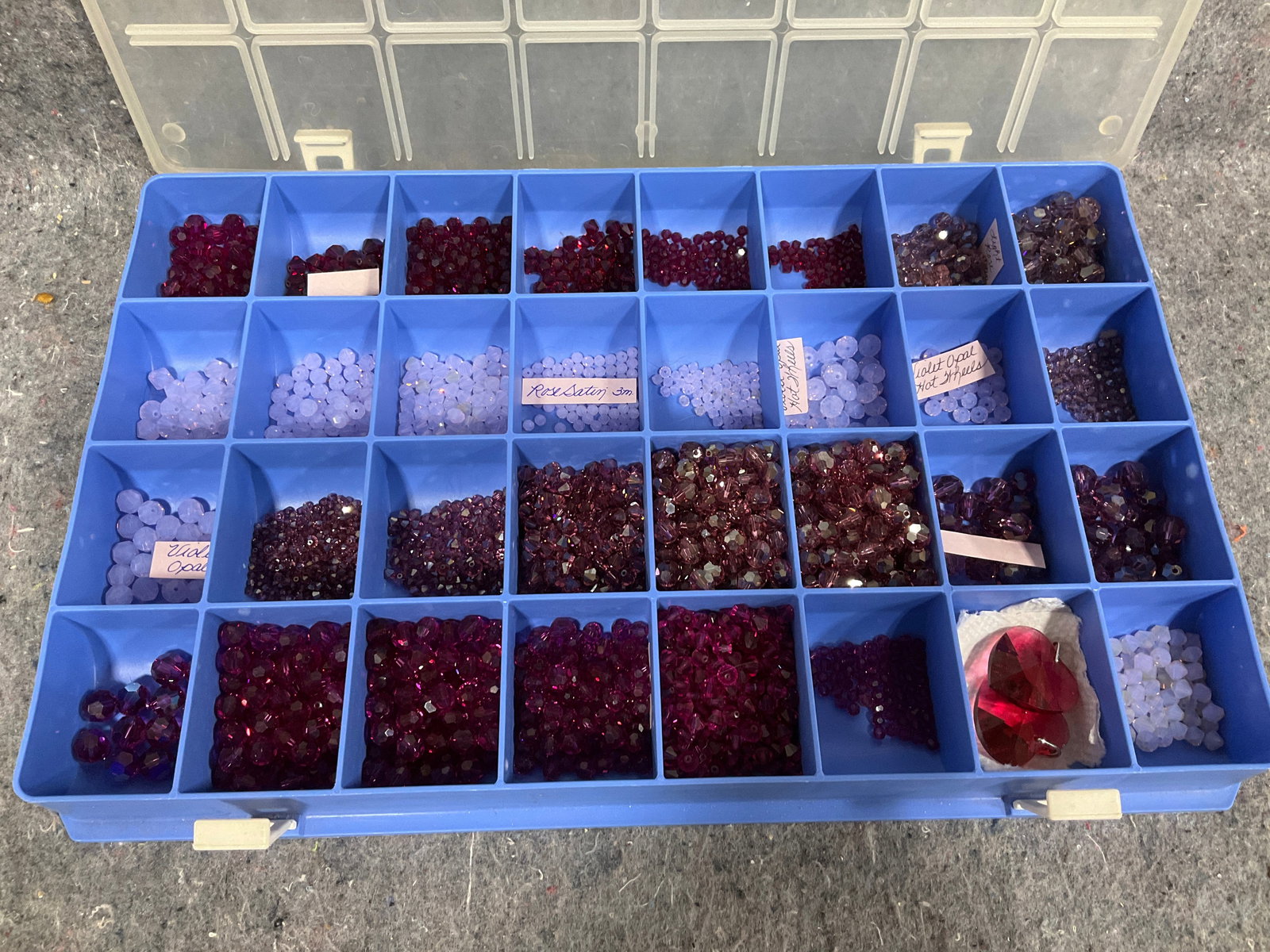 Various jewelry making beads: Various jewelry making beads