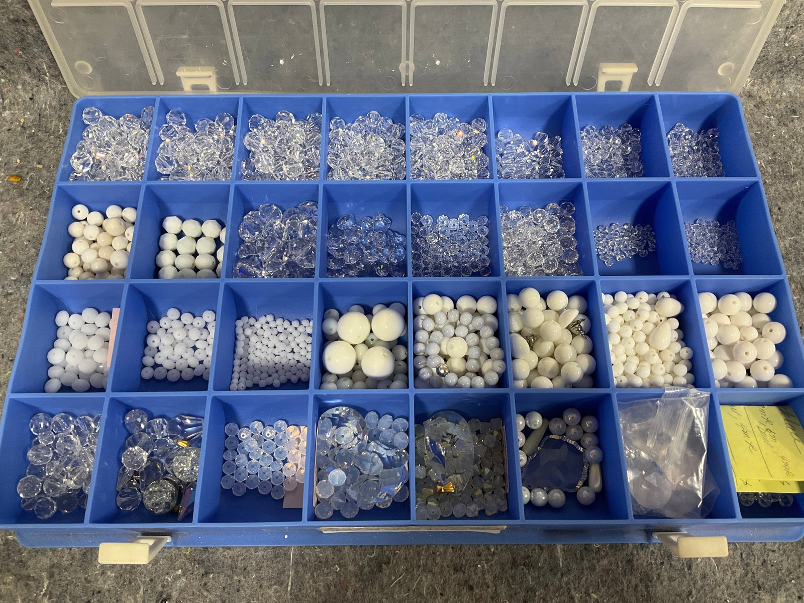 Various jewelry making beads: Various jewelry making beads