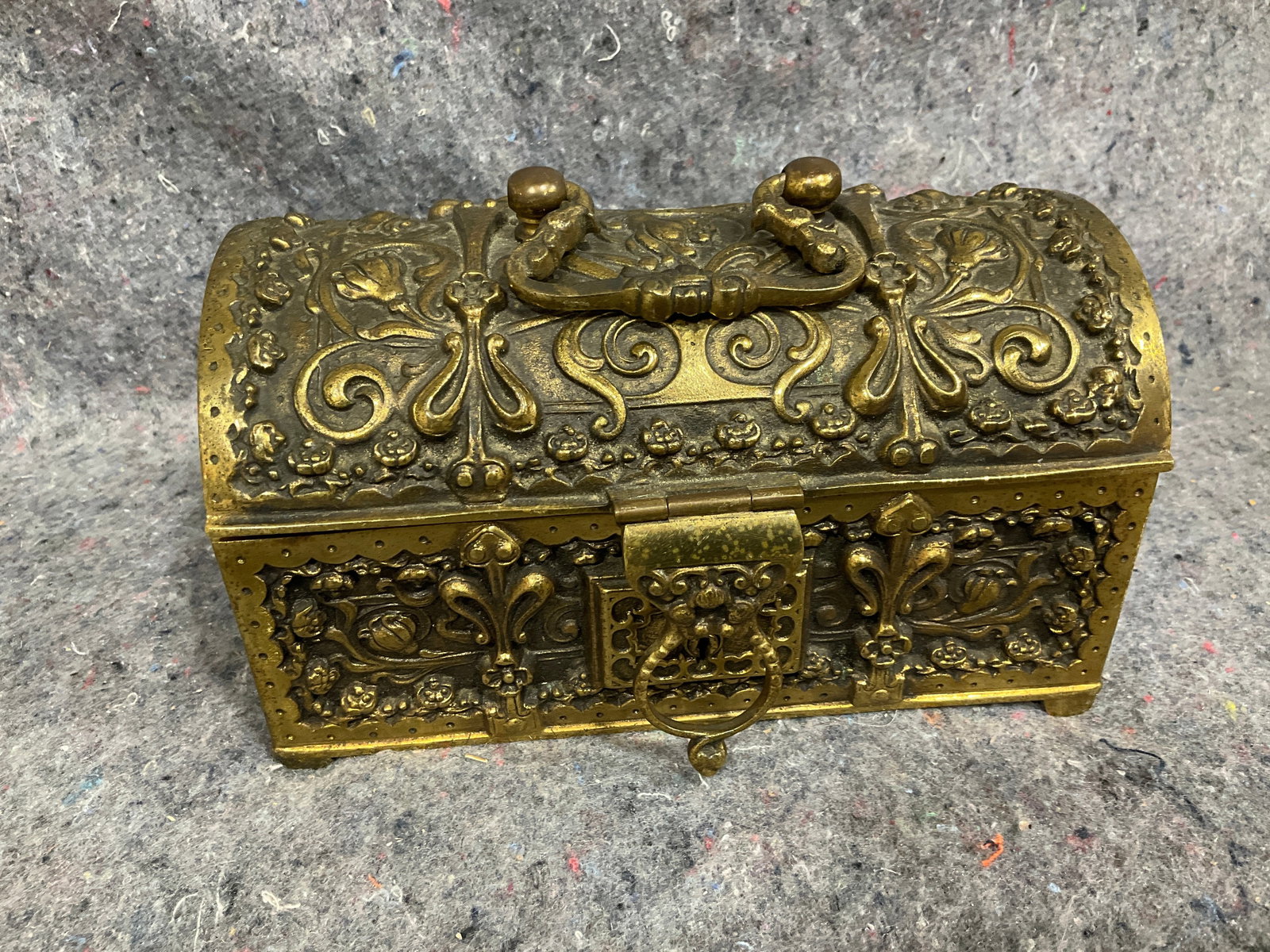 1900s jewelry casket (1 of 1)