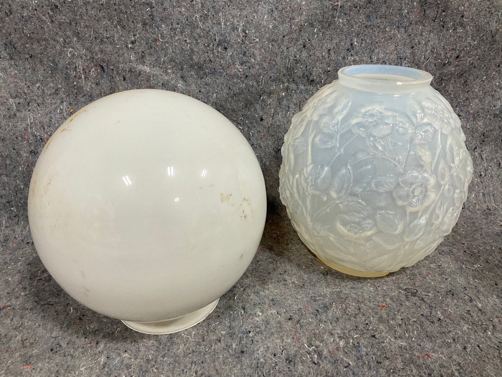 Vintage glass lampshades(8intallest): Vintage glass lampshades(8intallest)