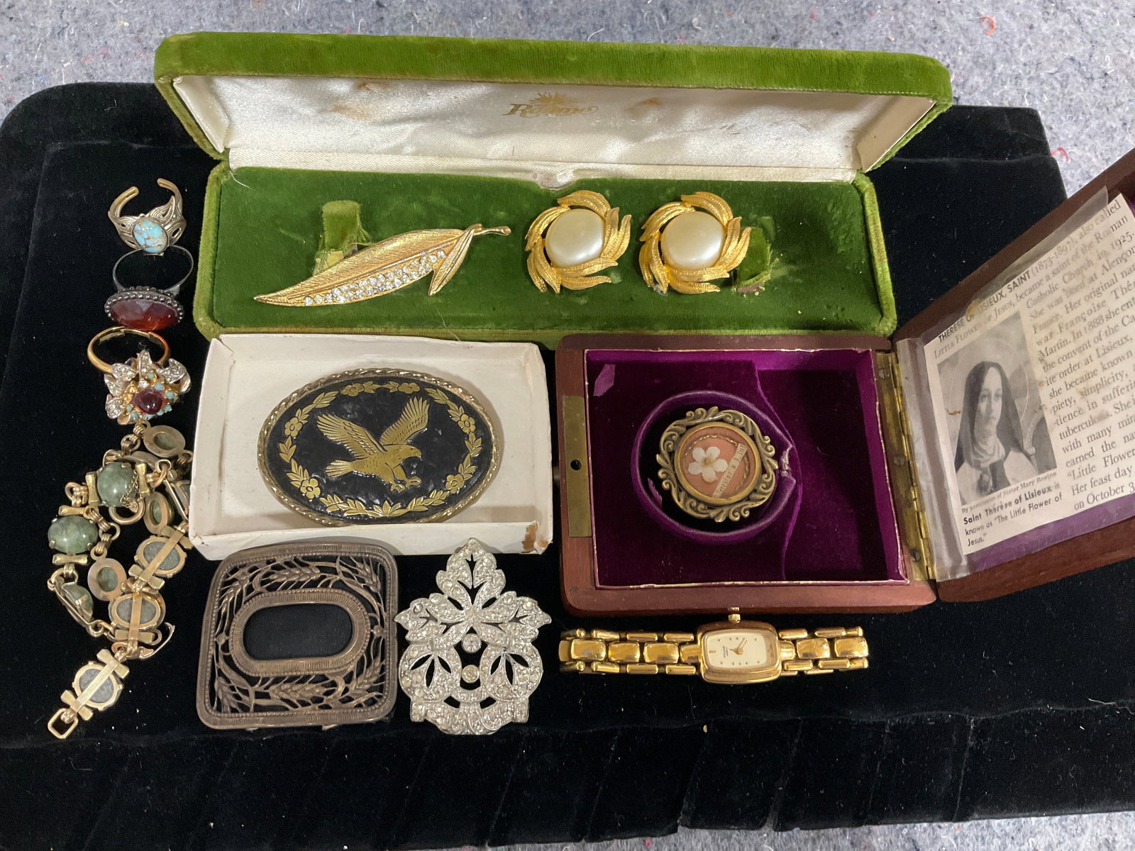Vintage costume jewelry and more (1 of 1)