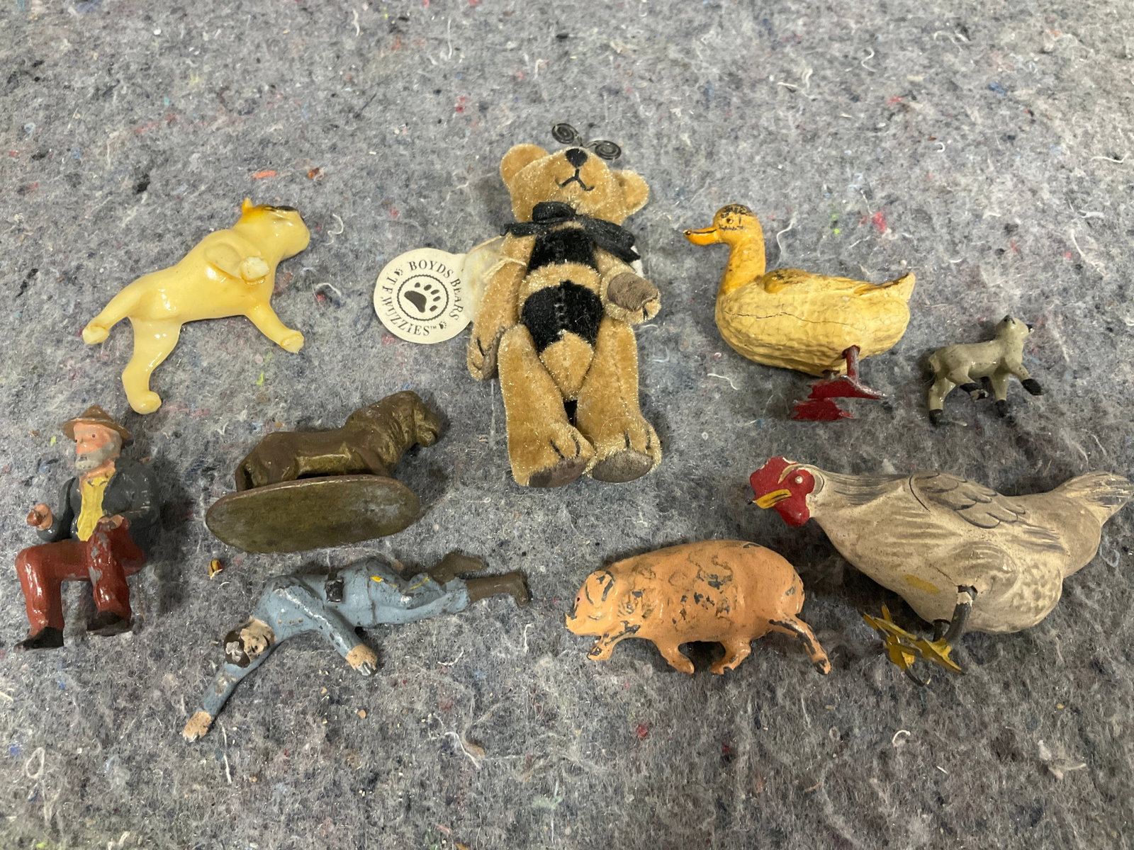 Vintage figurines(some metal): Vintage figurines(some metal)