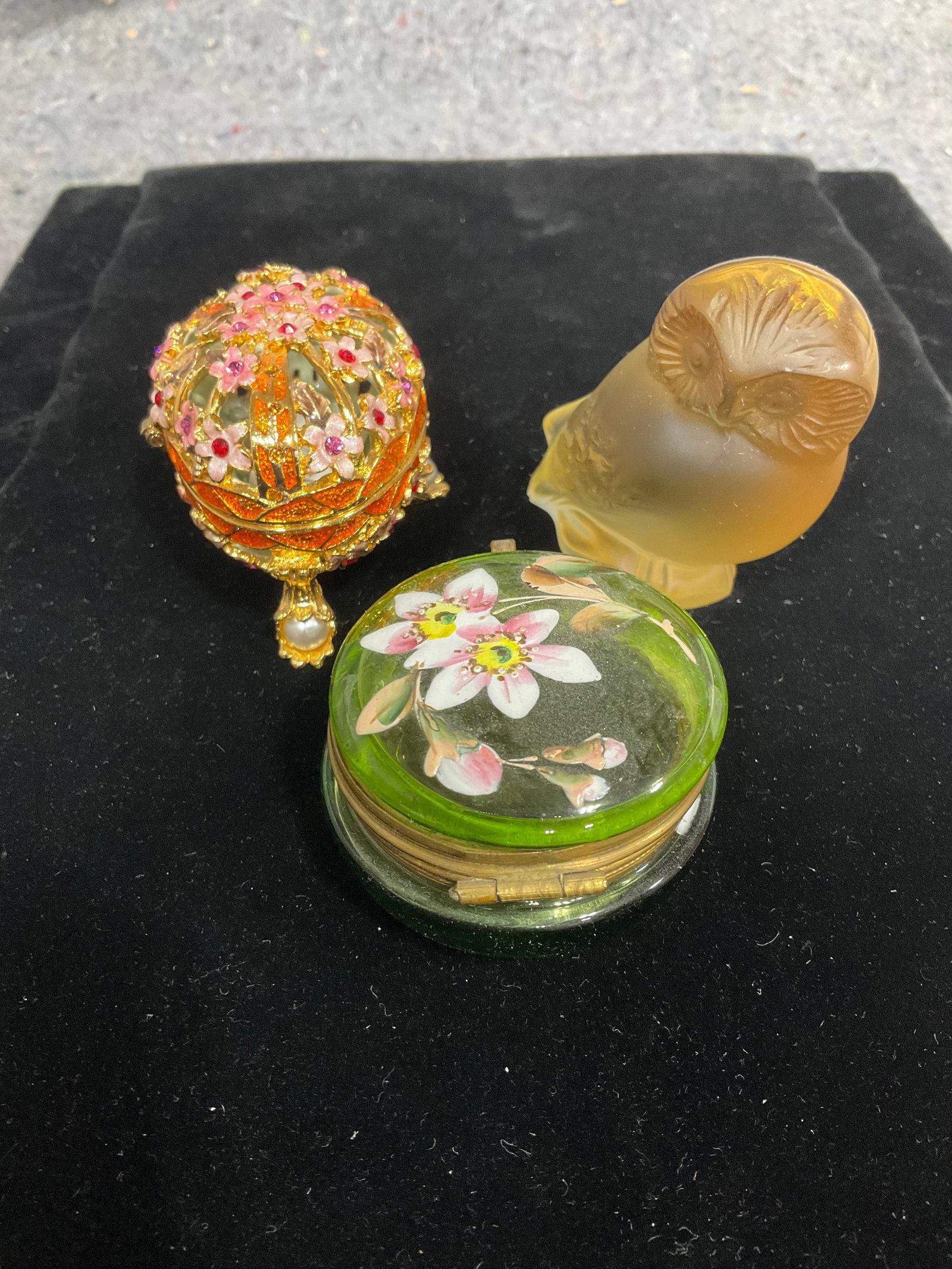 Glass statue and trinket boxes(Lalique and more-2.5in tallest) (1 of 1)