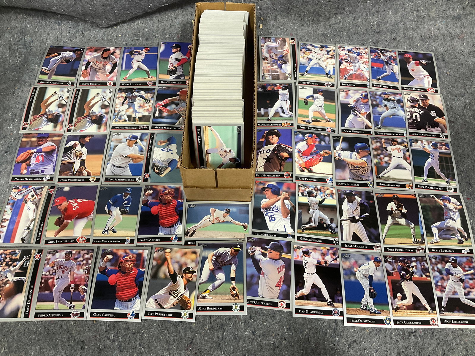 Vintage collectible baseball cards (1 of 1)