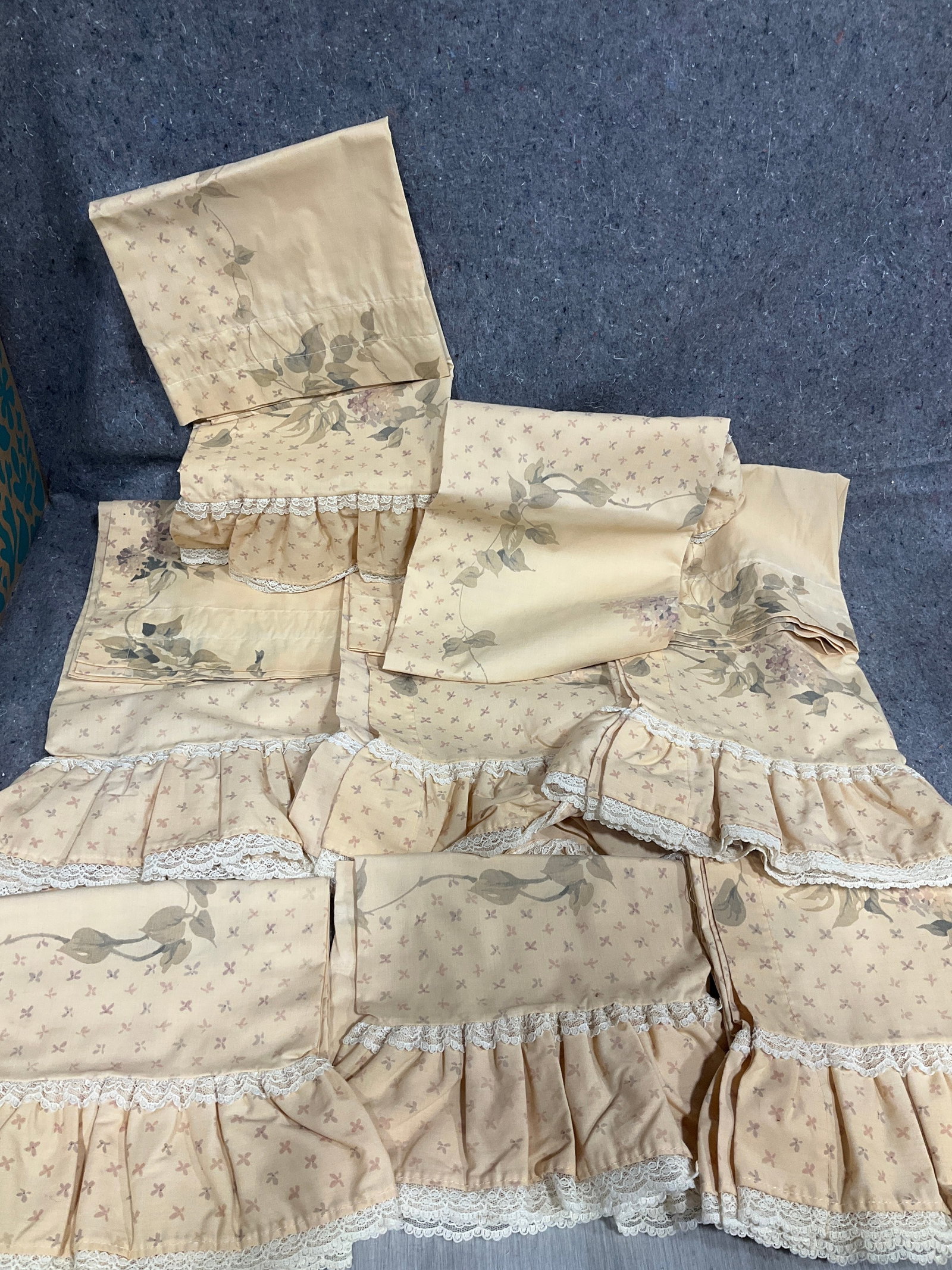 Vintage linens (1 of 1)