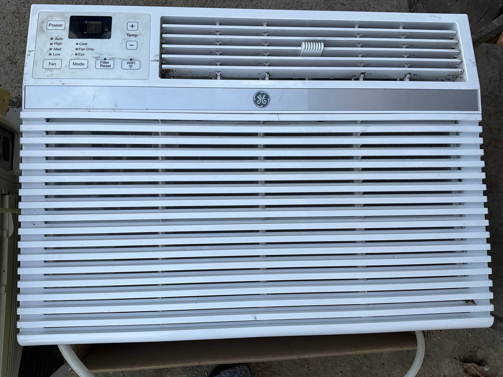 GE 12500 BTU Air Conditioner (1 of 1)