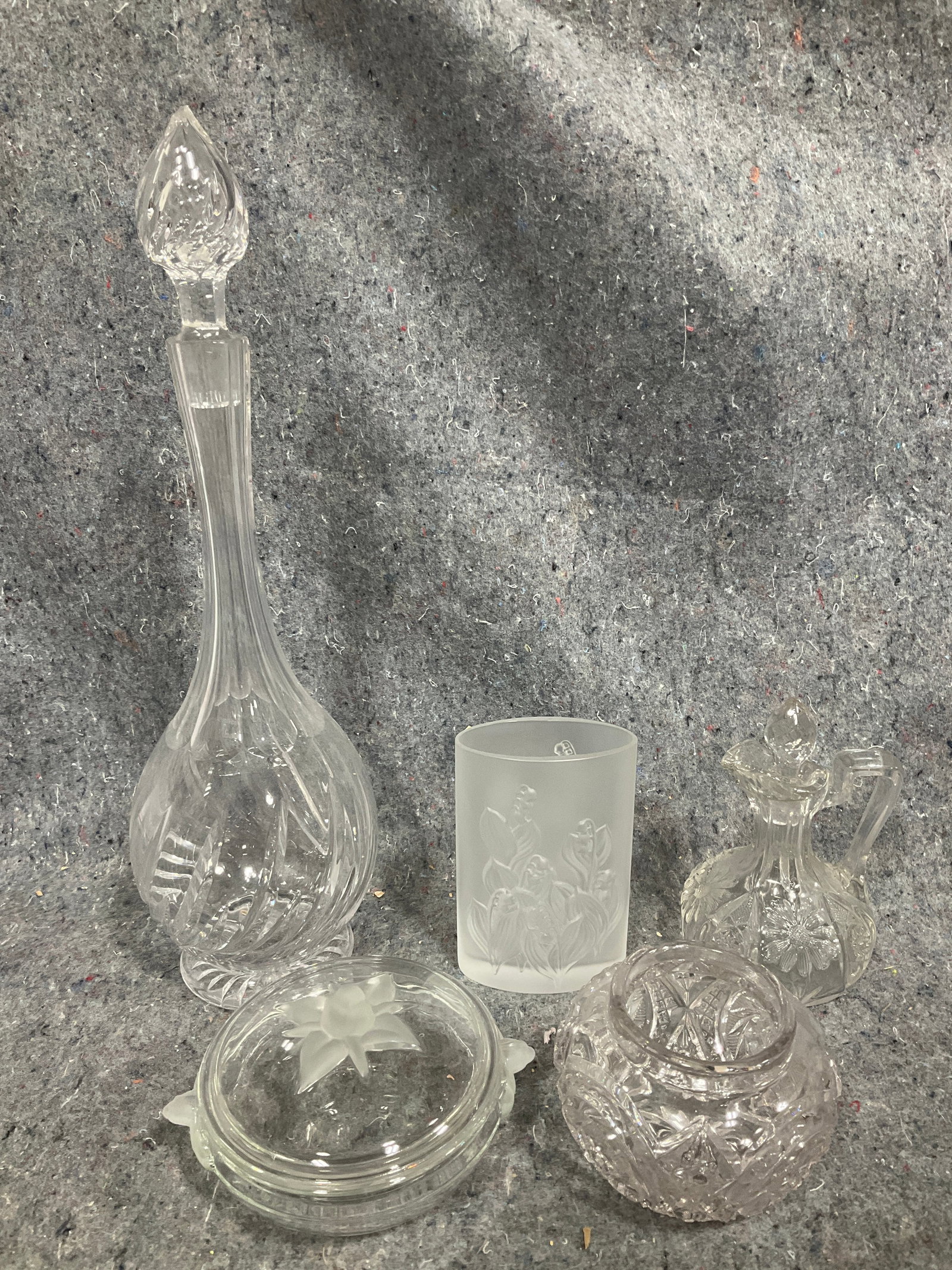 Crystal decanters, lidded bowl, and more(tallest 13.5in): Crystal decanters, lidded bowl, and more(tallest 13.5in)