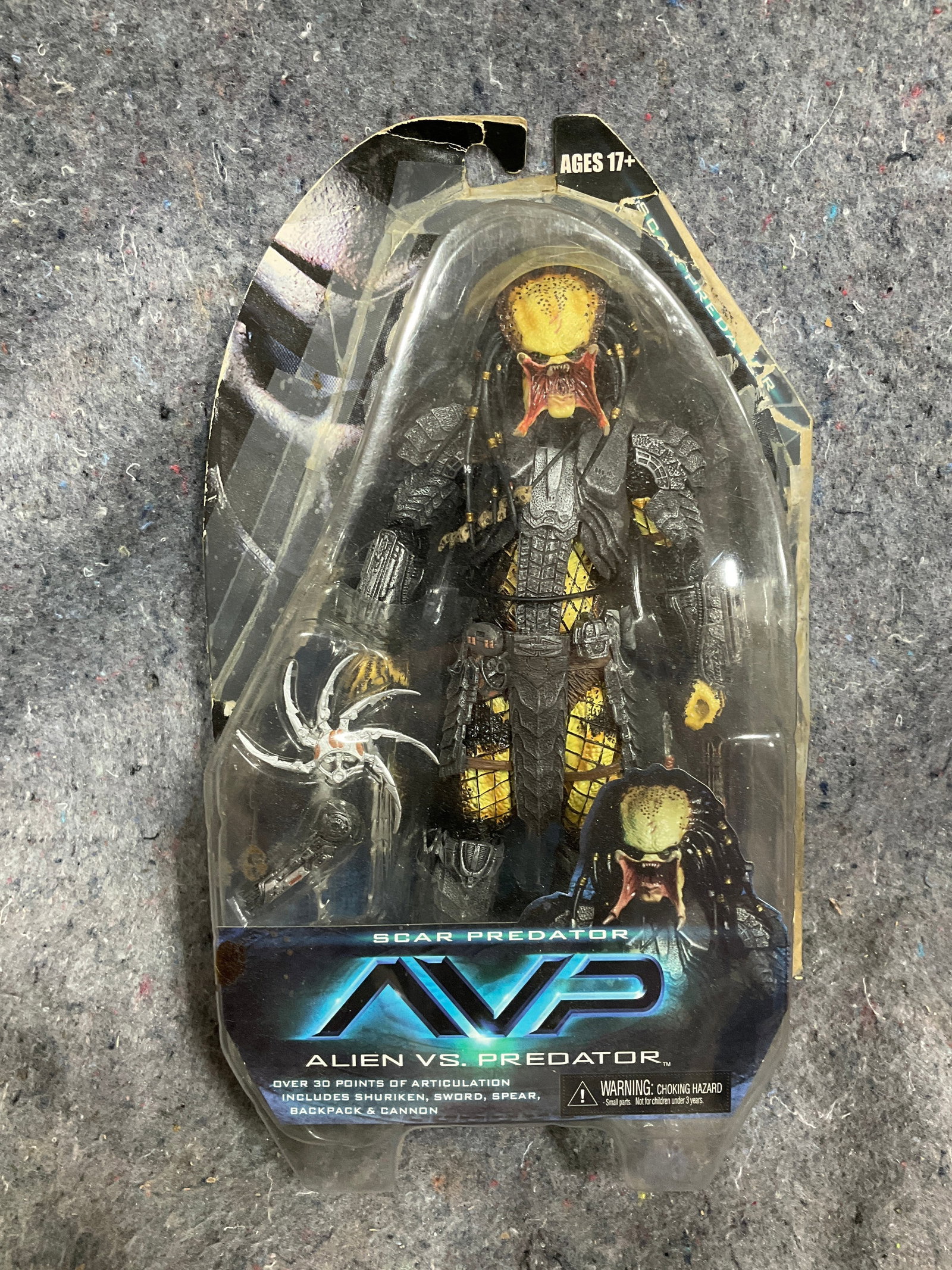 AVP collectible figure scar predator*new in package*: AVP collectible figure scar predator*new in package*