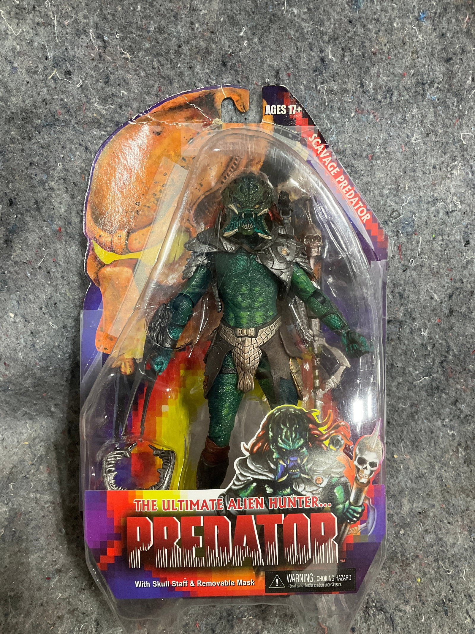 Scavage Predator collectible figure*new in package*: Scavage Predator collectible figure*new in package*