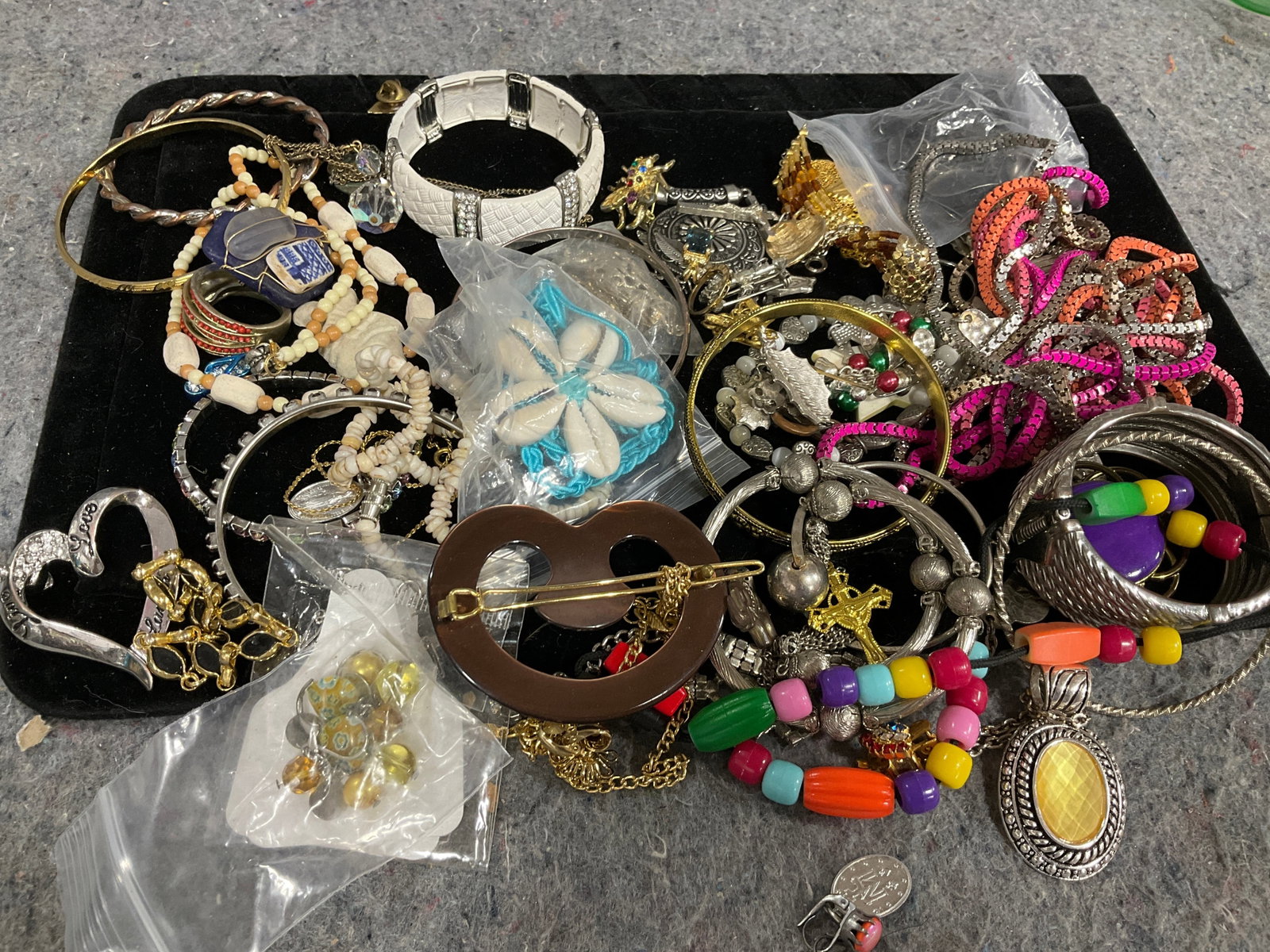 Various Costume Jewelry: Various Costume Jewelry