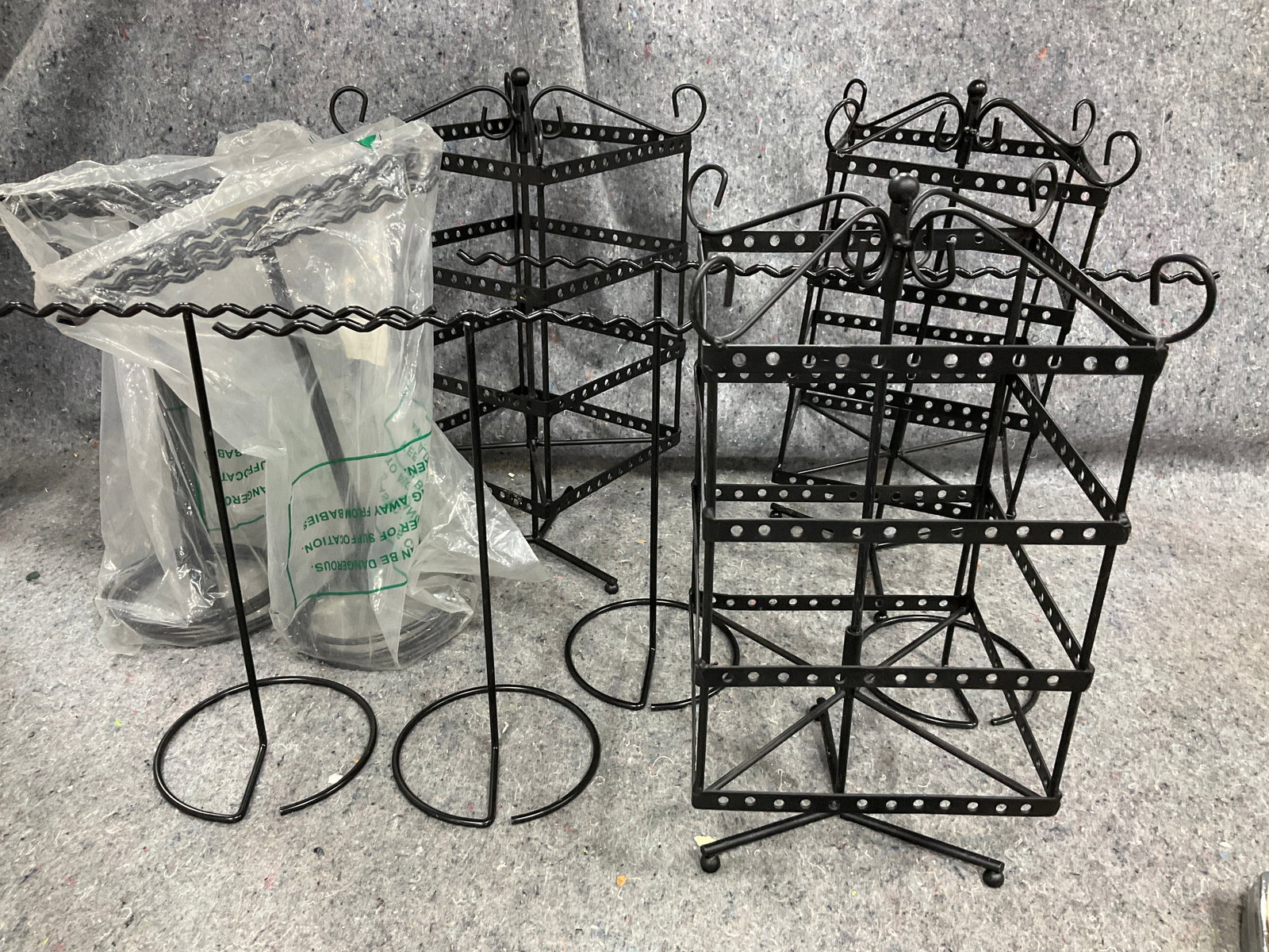Jewelry hanging organizers(11in tallest): Jewelry hanging organizers(11in tallest)