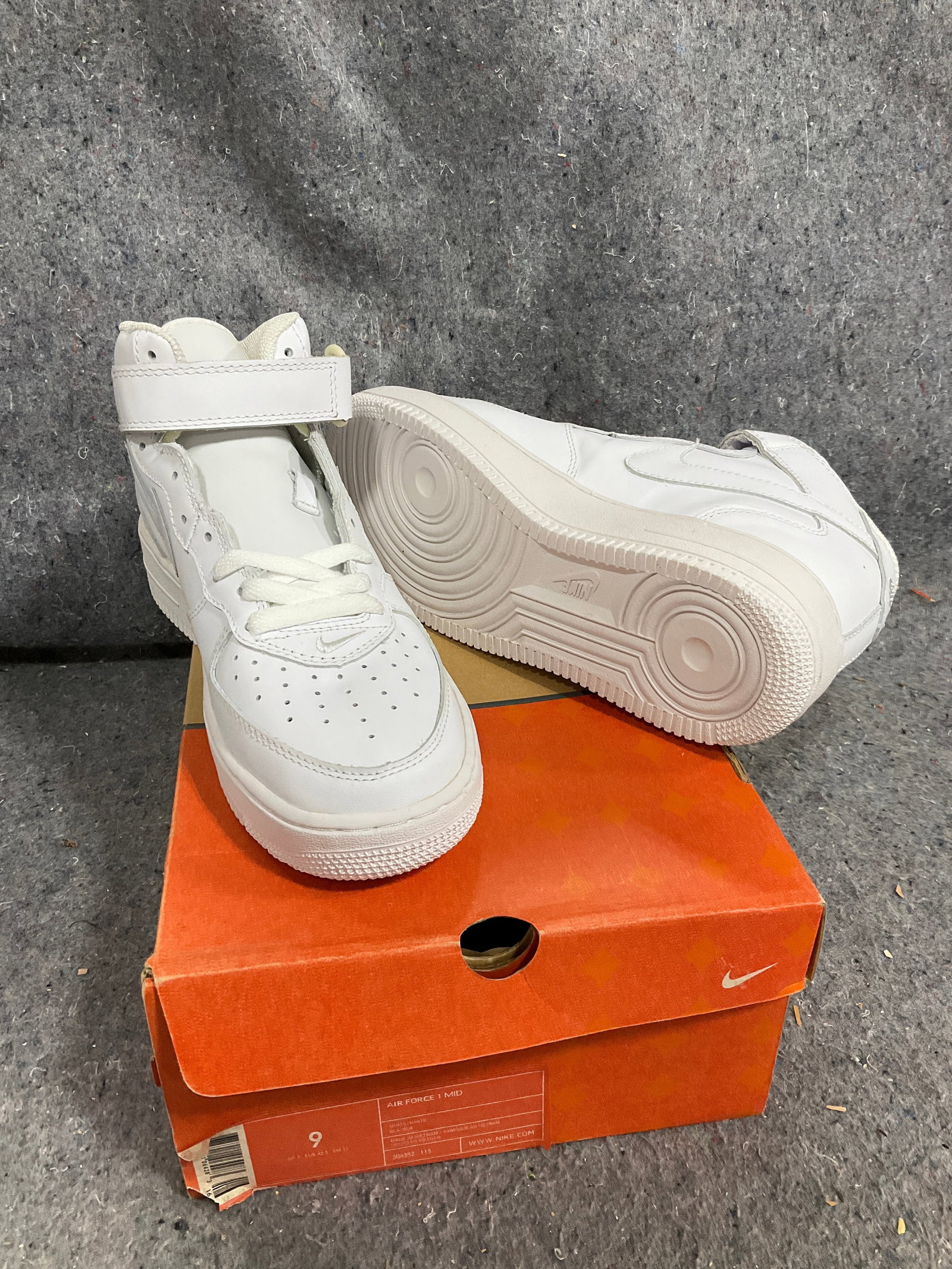 Nike Air Force 1 Mid Sneakers - White (Size: 9) (1 of 1)