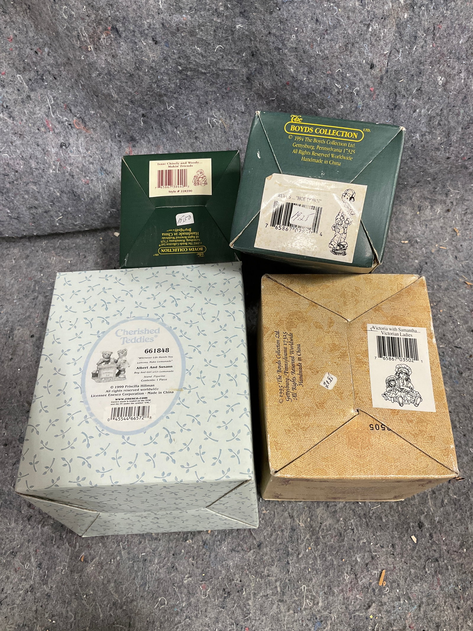 Vintage collectibles(Boyds Collection and Cherished Teddies) (1 of 1)