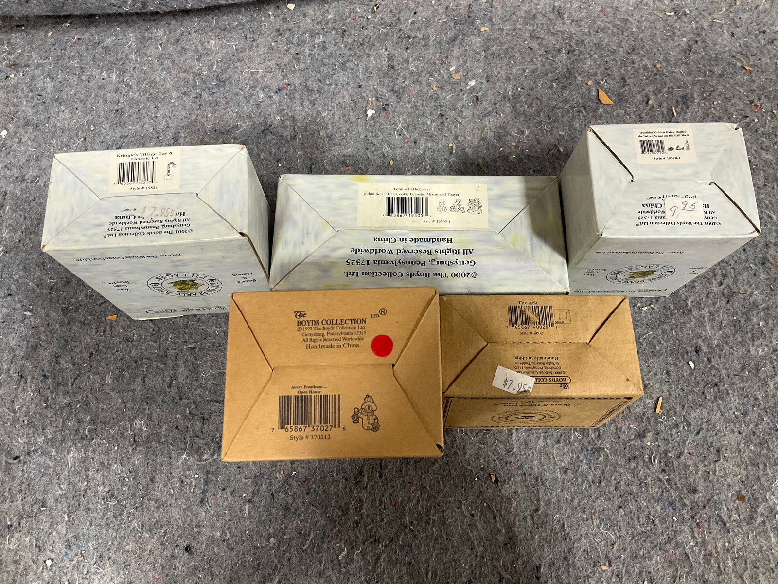 Boyds Bearly Built Villages and Boyds Bear and Friends collectibles in box (1 of 1)