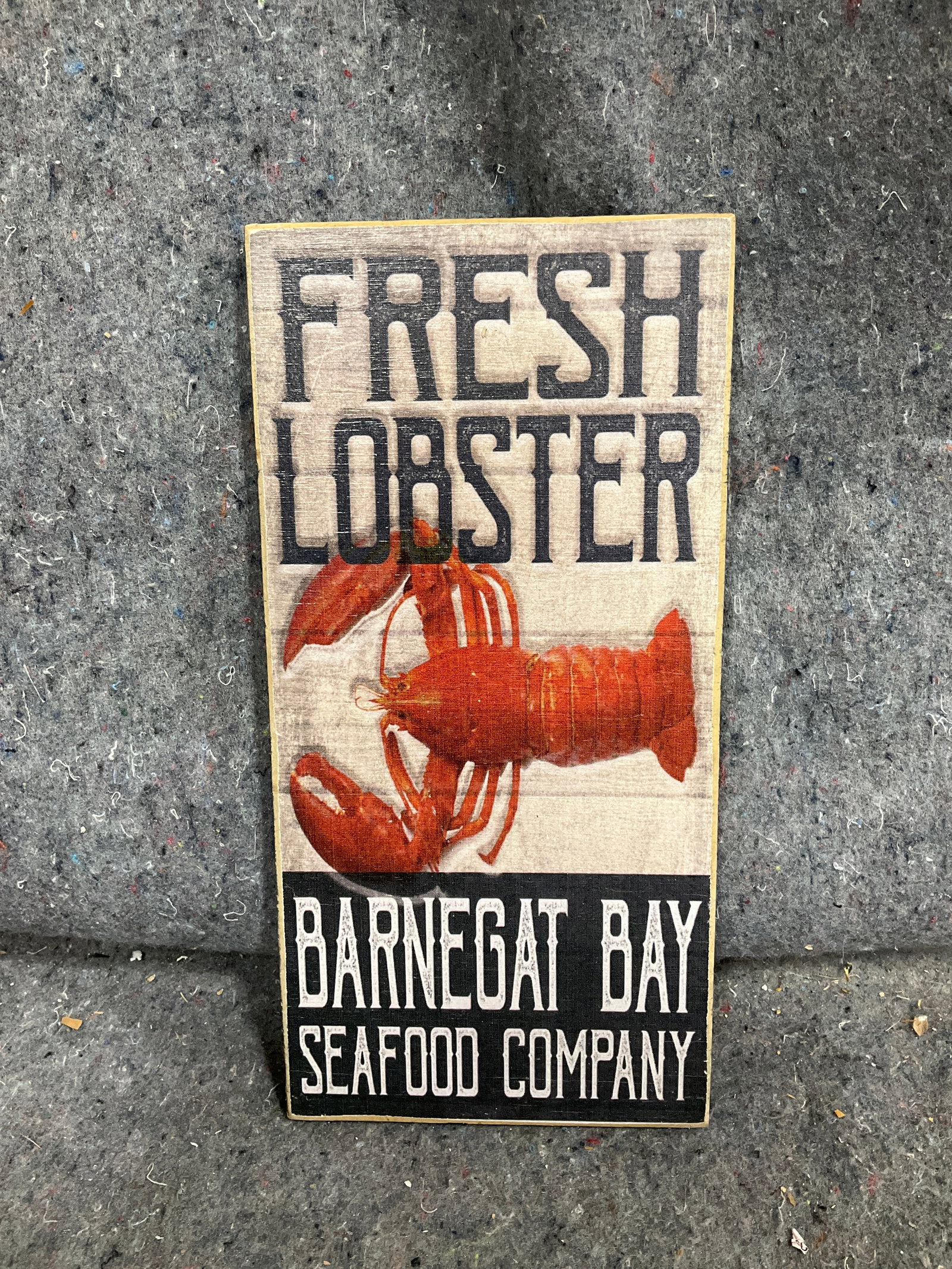 Fresh Lobster wooden wall decor(6inx12in): Fresh Lobster wooden wall decor(6inx12in)