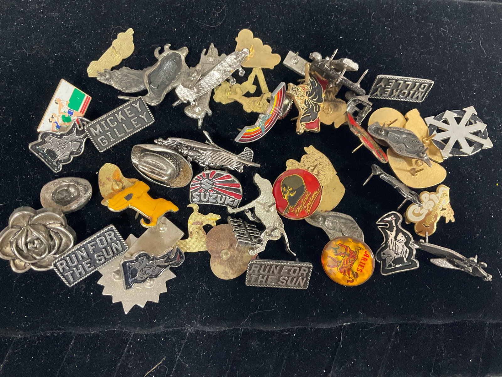 Vintage 1970s/1980s pins: Vintage 1970s/1980s pins