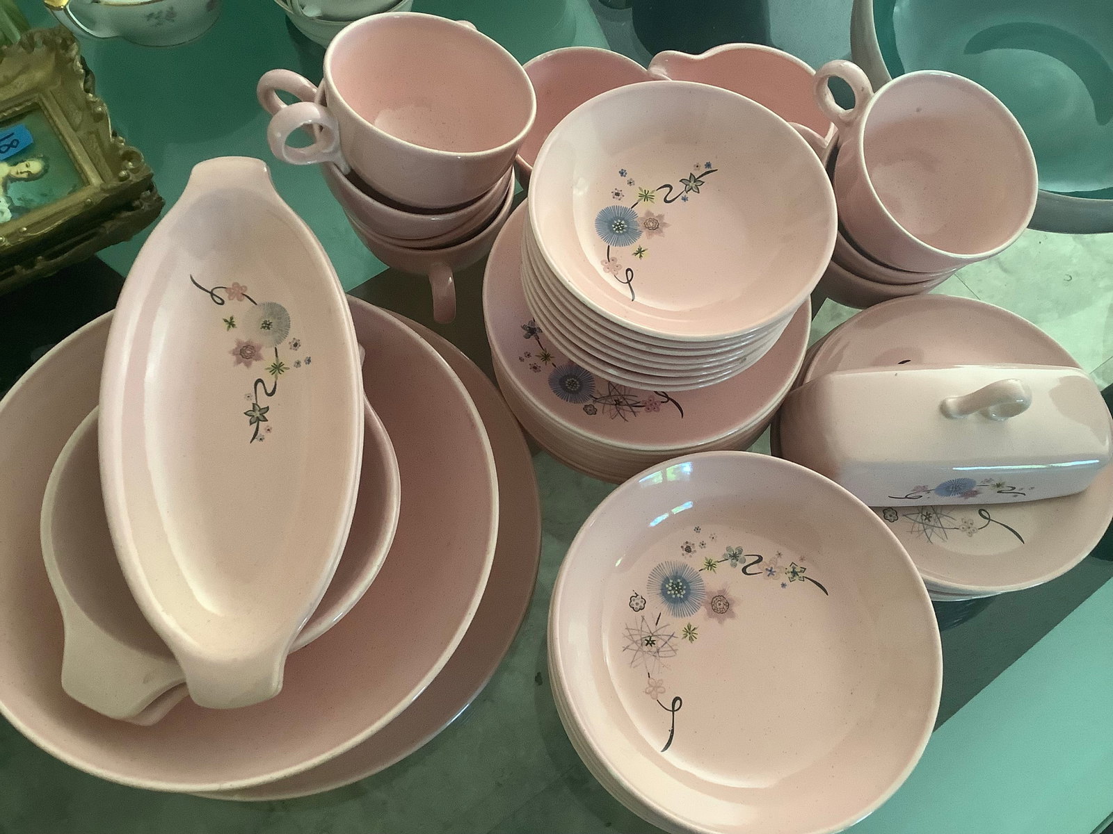 Ceramic pink dining set: Ceramic pink dining set