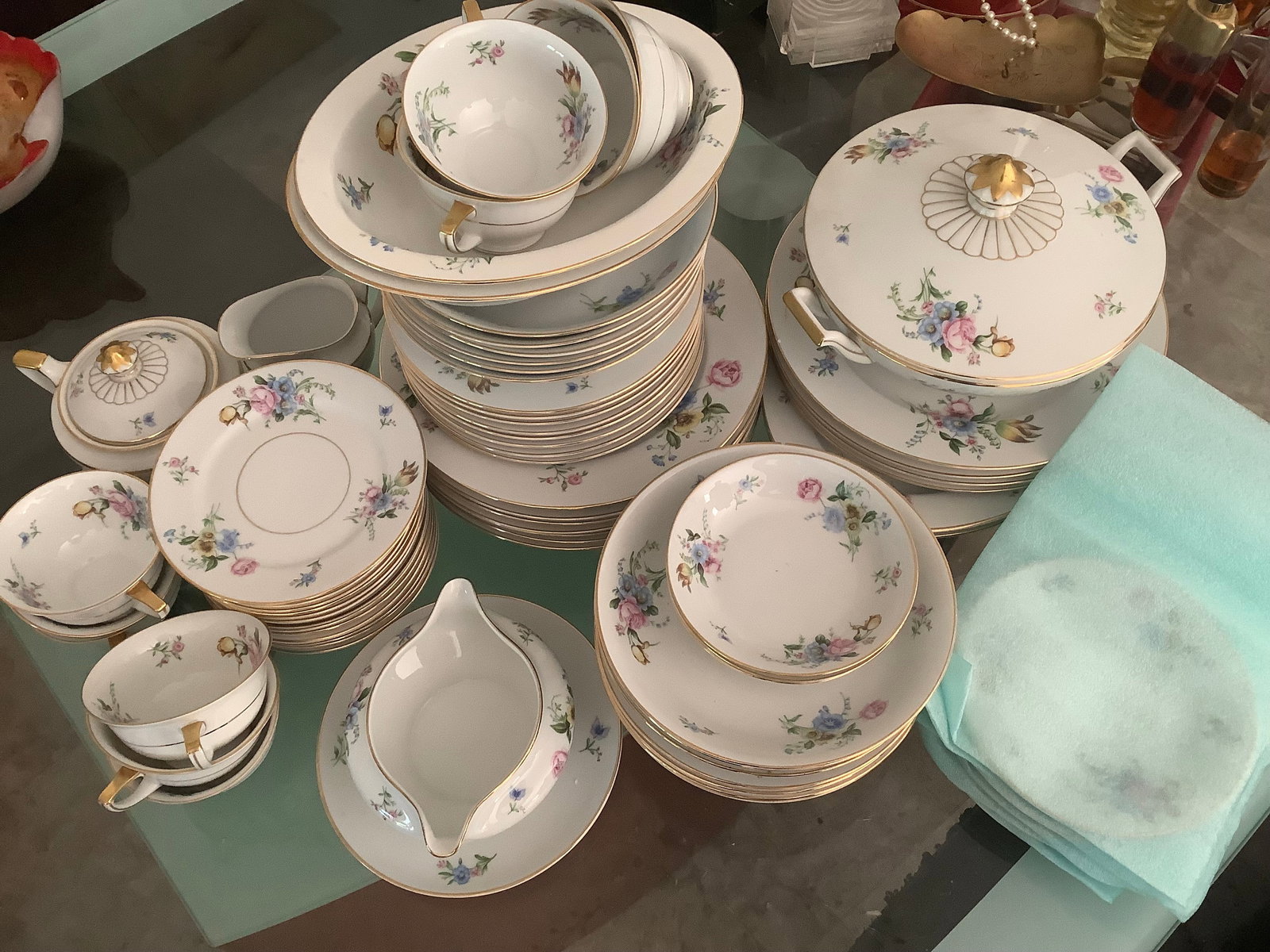 Heinrich dining set(plates, bowls, cups, and more): Heinrich dining set(plates, bowls, cups, and more)