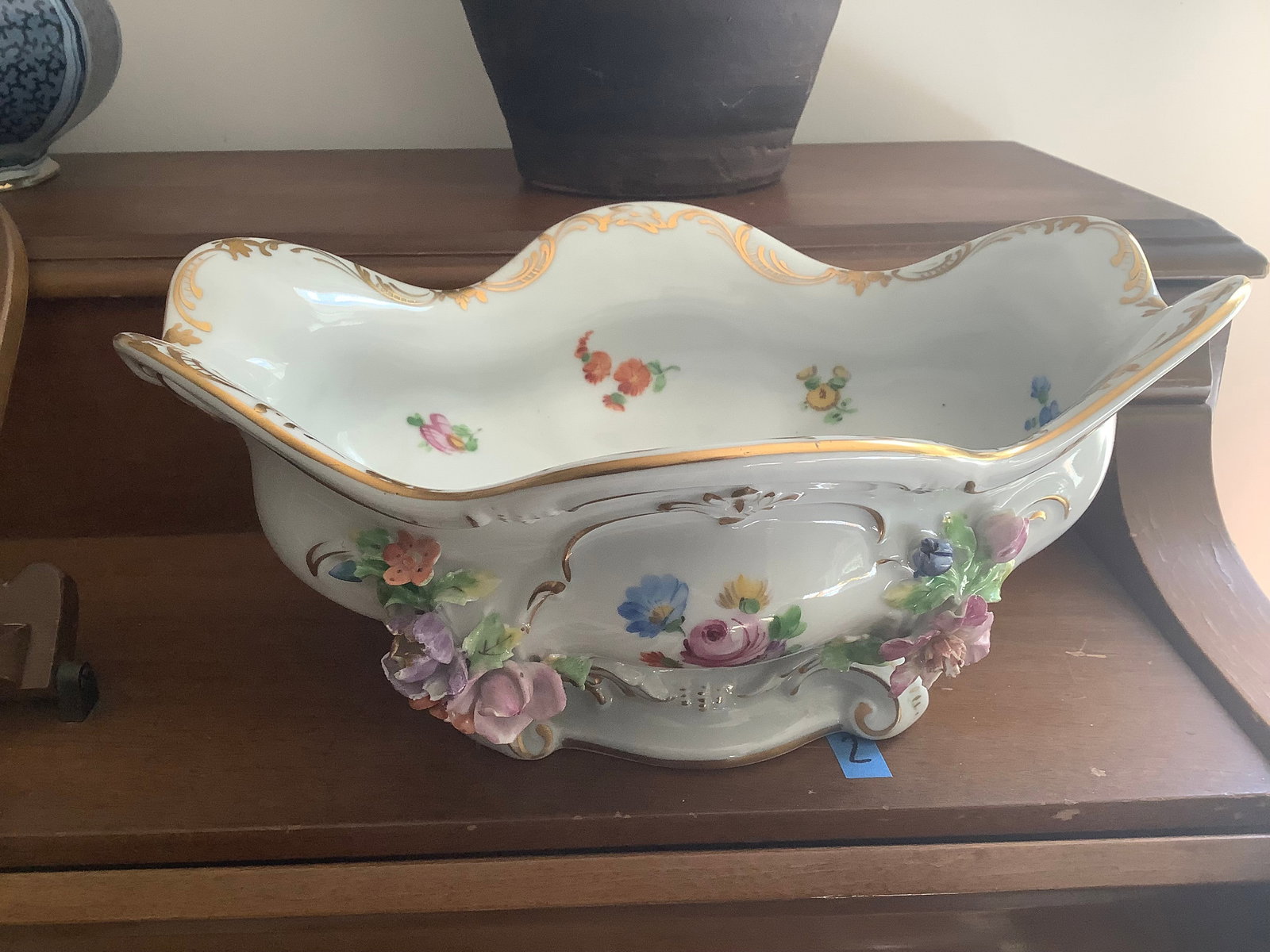 Ceramic gold trim bowl: Ceramic gold trim bowl
