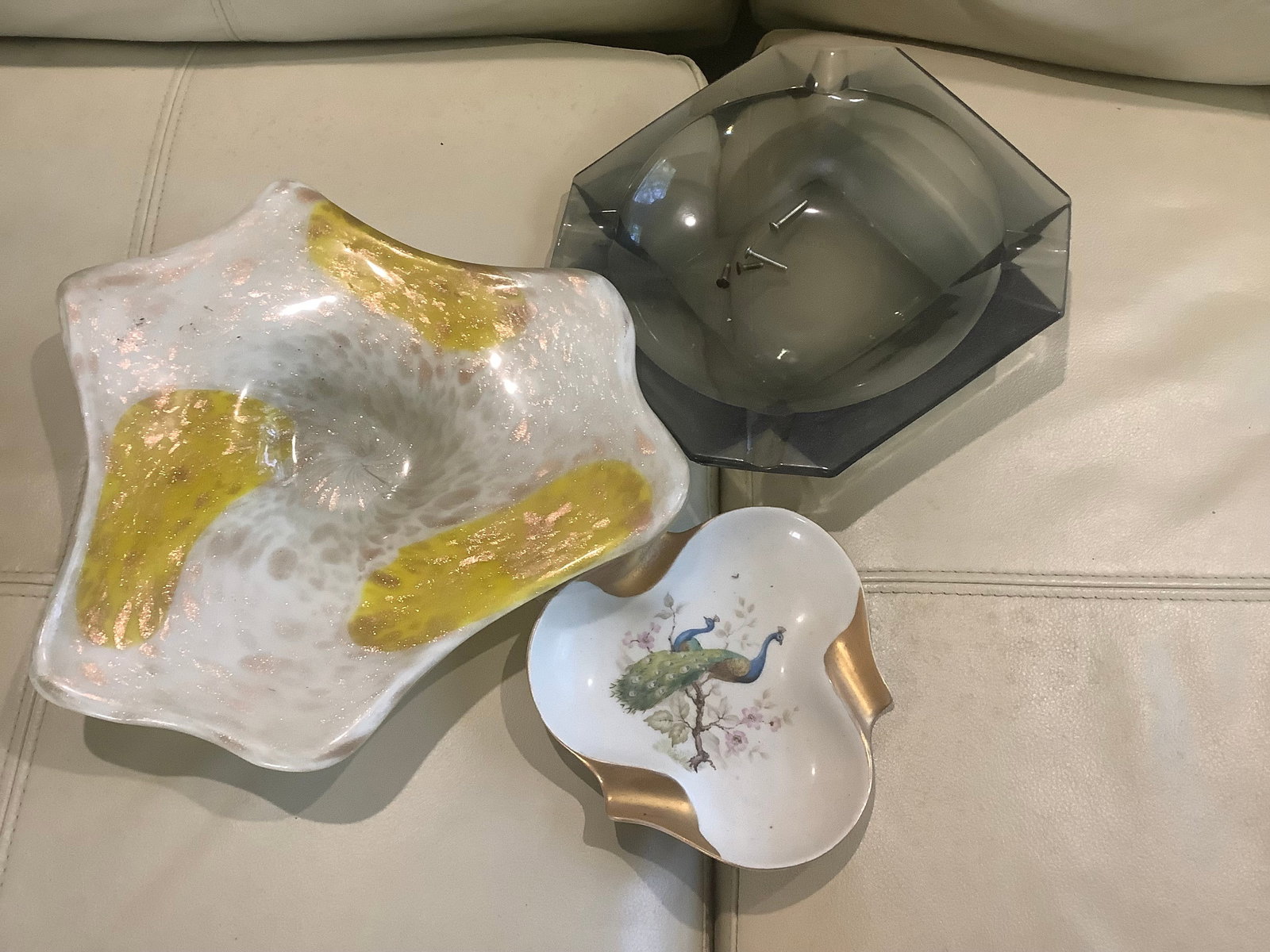 Lot of 3 vintage ashtrays: Lot of 3 vintage ashtrays