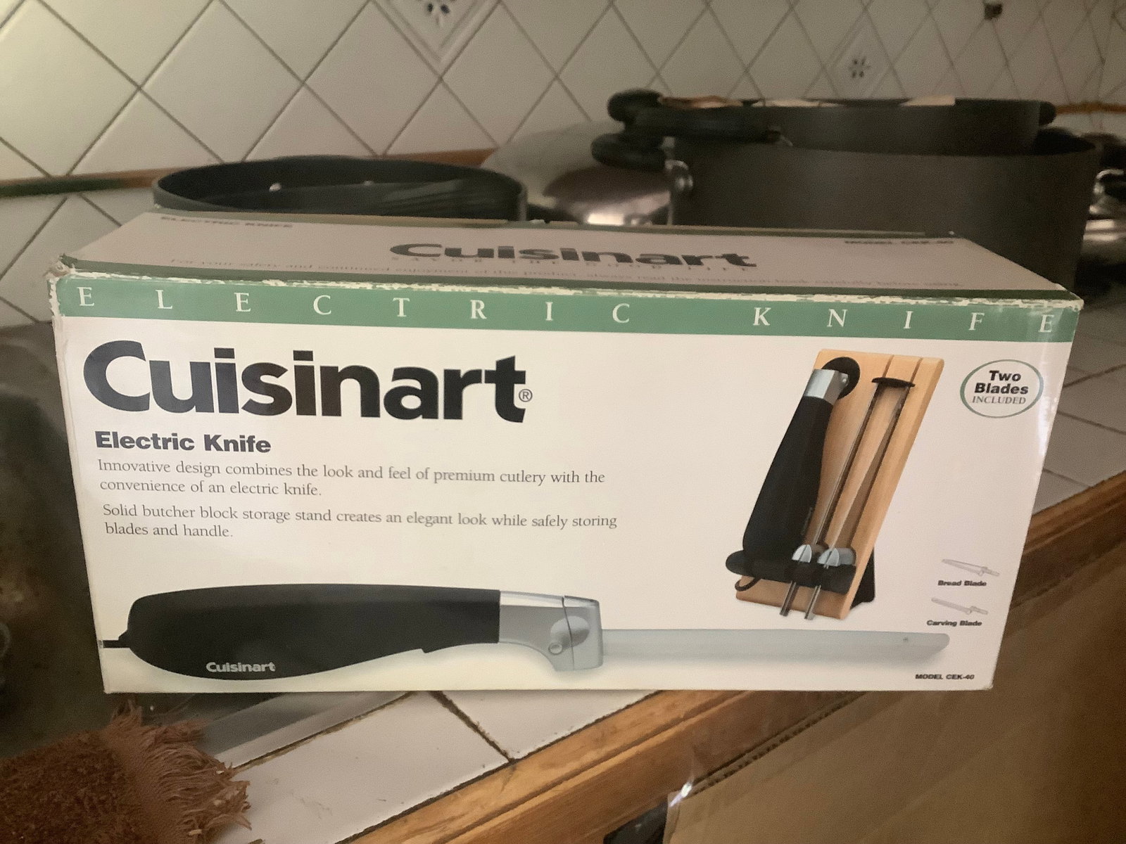 Cuisinart electric knife in box (1 of 1)