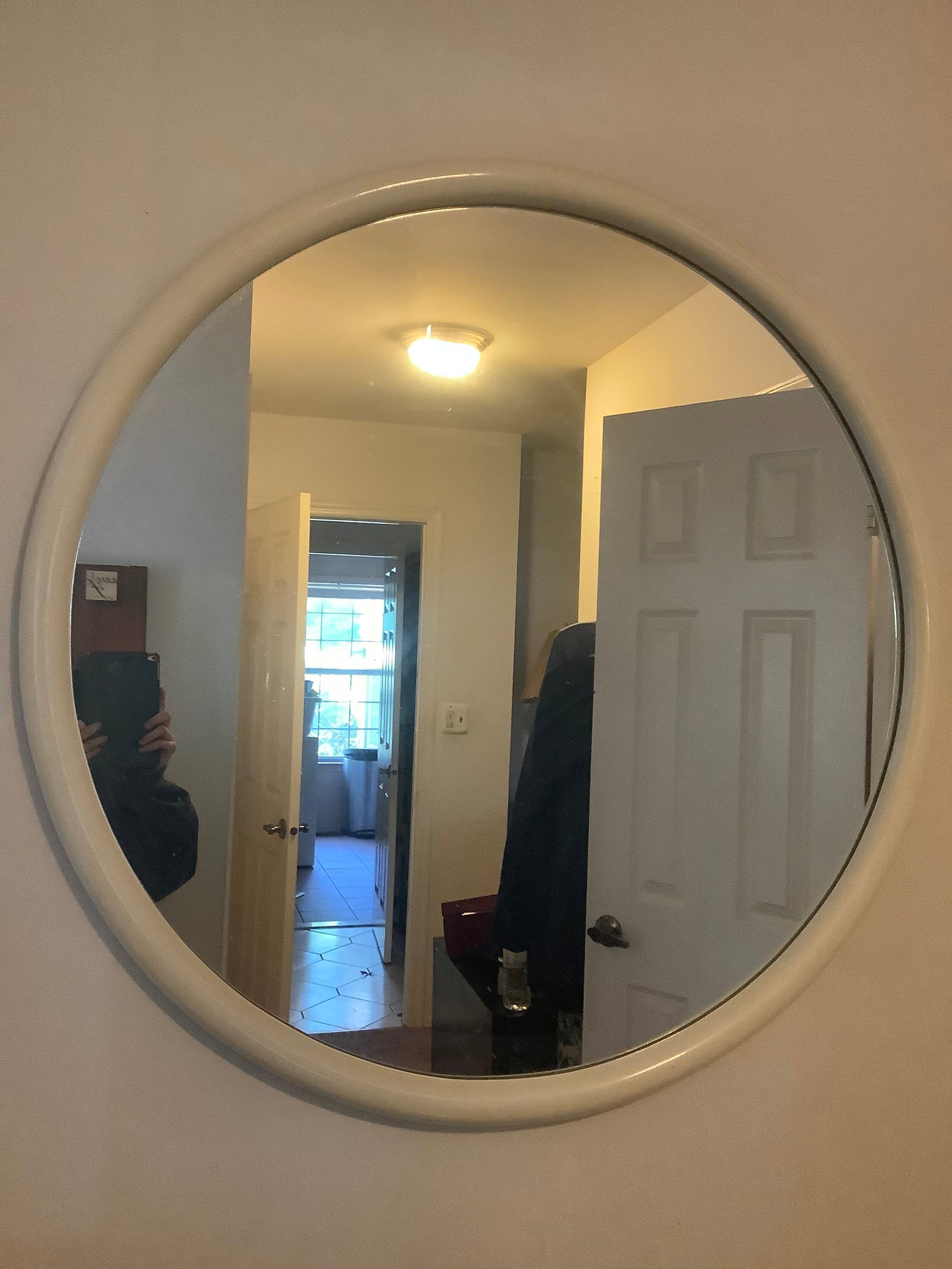 Circular mirror(36in across): Circular mirror(36in across)