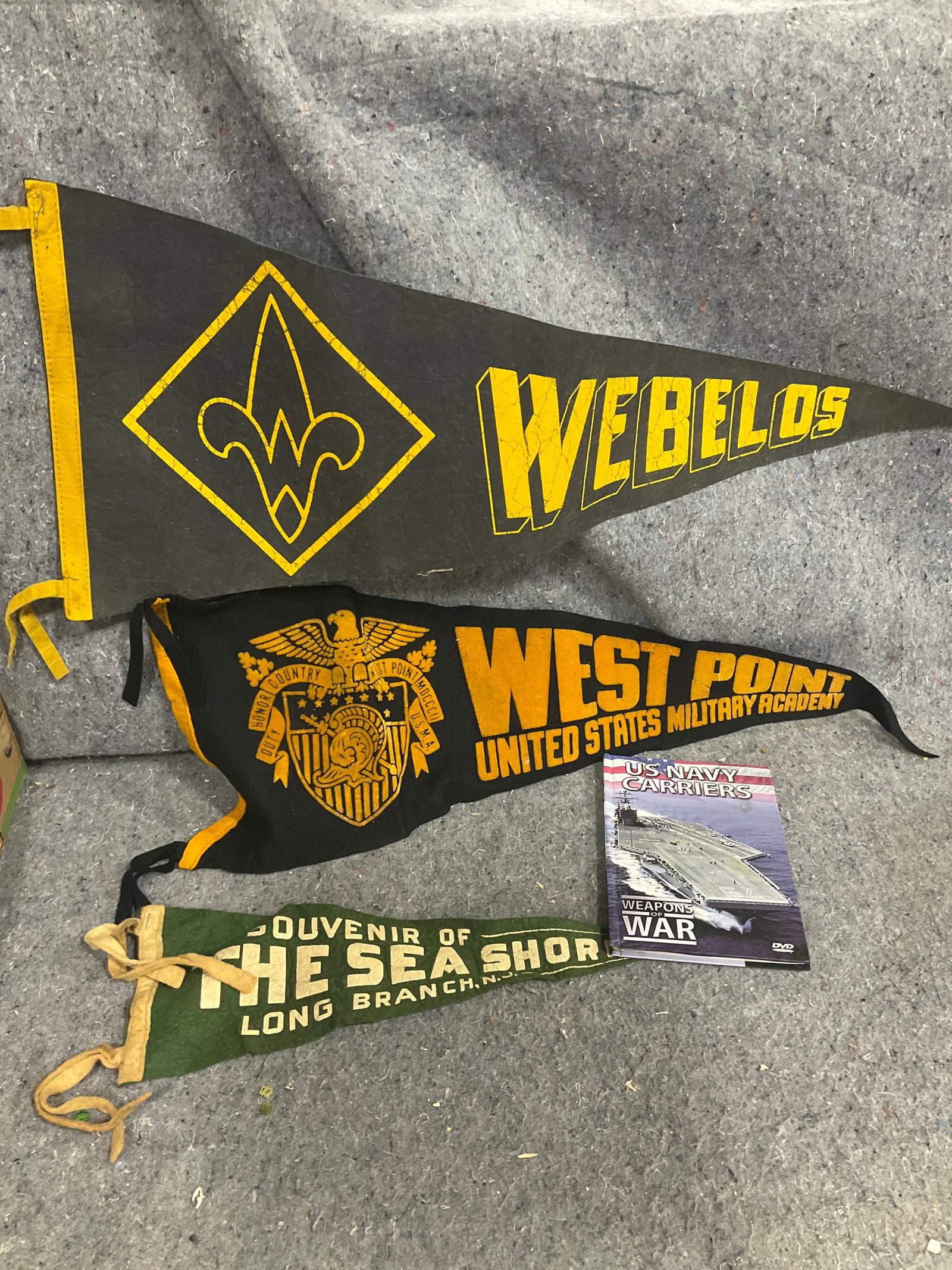 Vintage west point military academy and webelos pennants(29in longest): Vintage west point military academy and webelos pennants(29in longest)