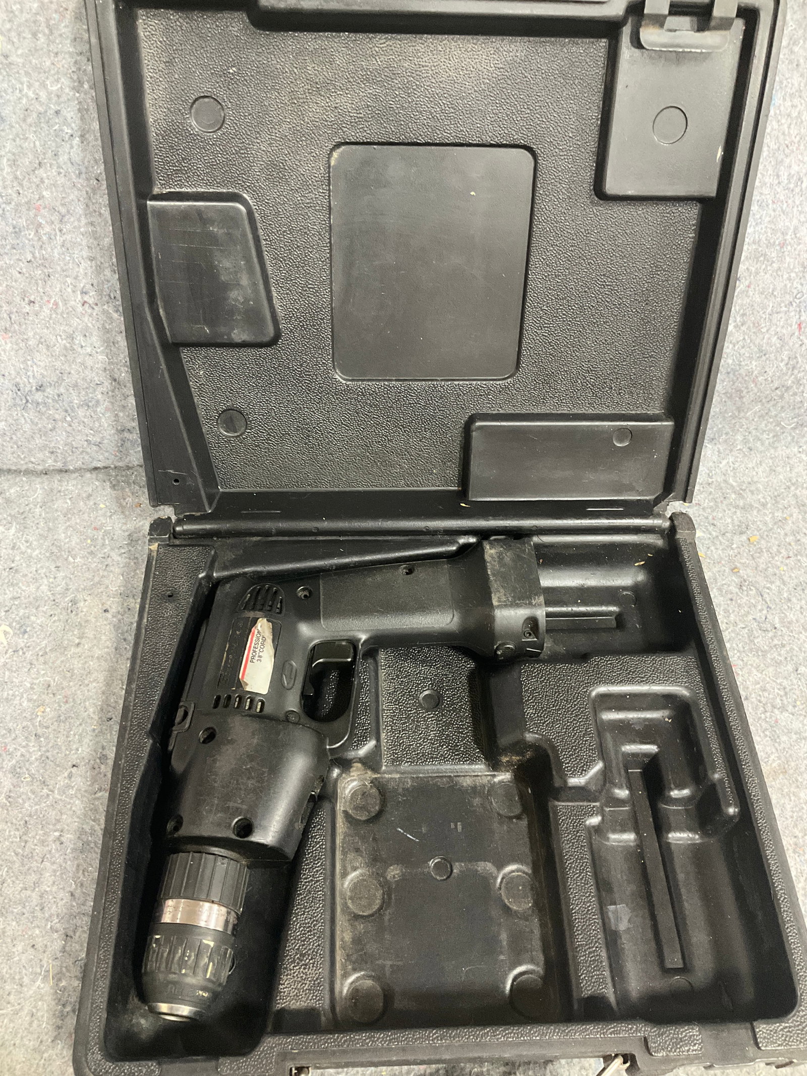 Vintage snap on professional 3/8 cordless drill with case: Vintage snap on professional 3/8 cordless drill with case