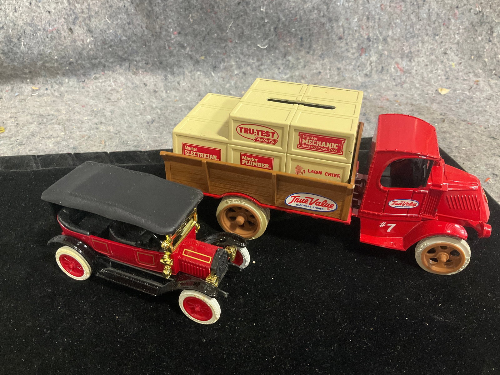 ERTL vintage model and vintage coin bank (1 of 1)