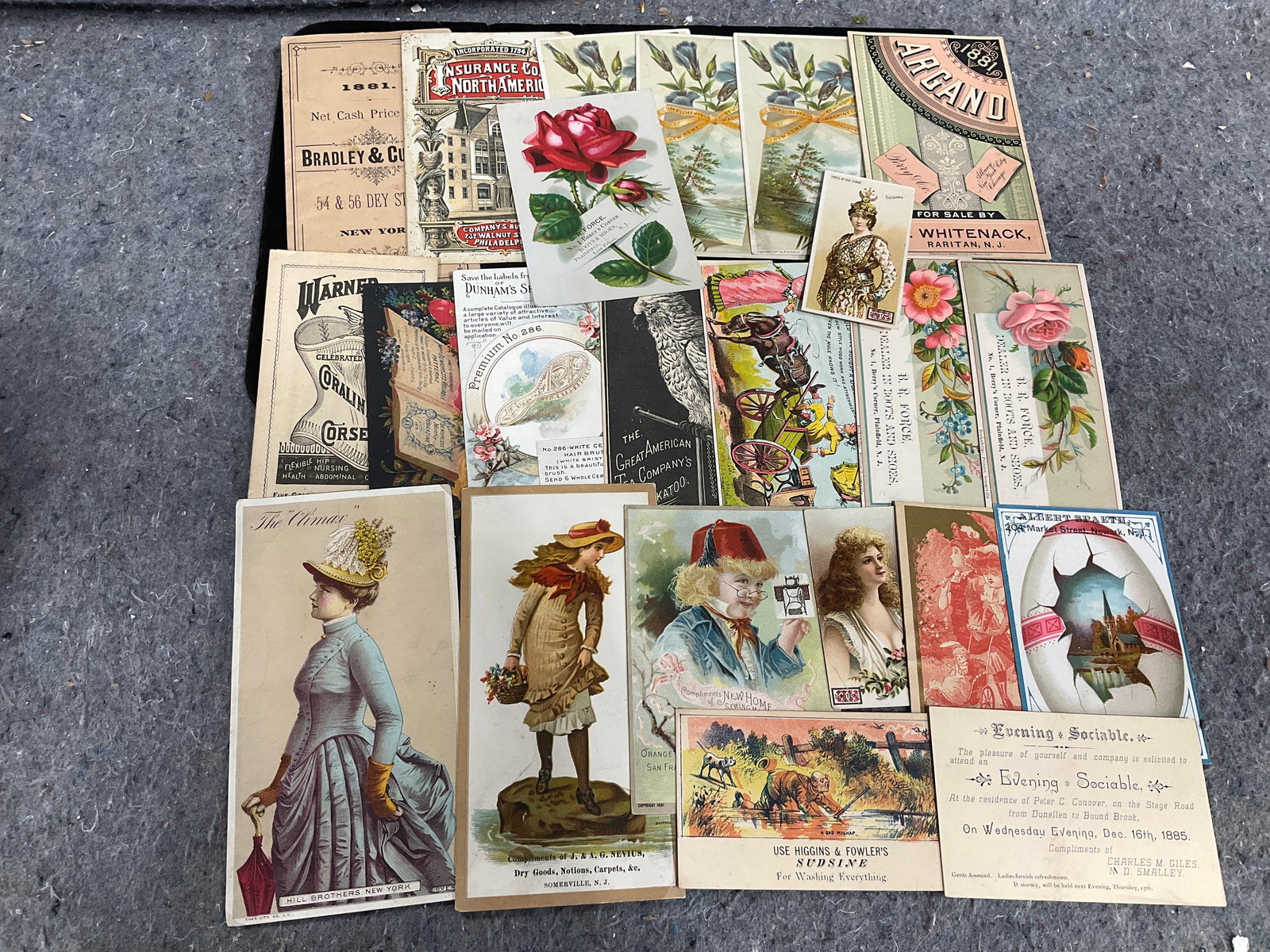 Vintage postcards and trade cards: Vintage postcards and trade cards