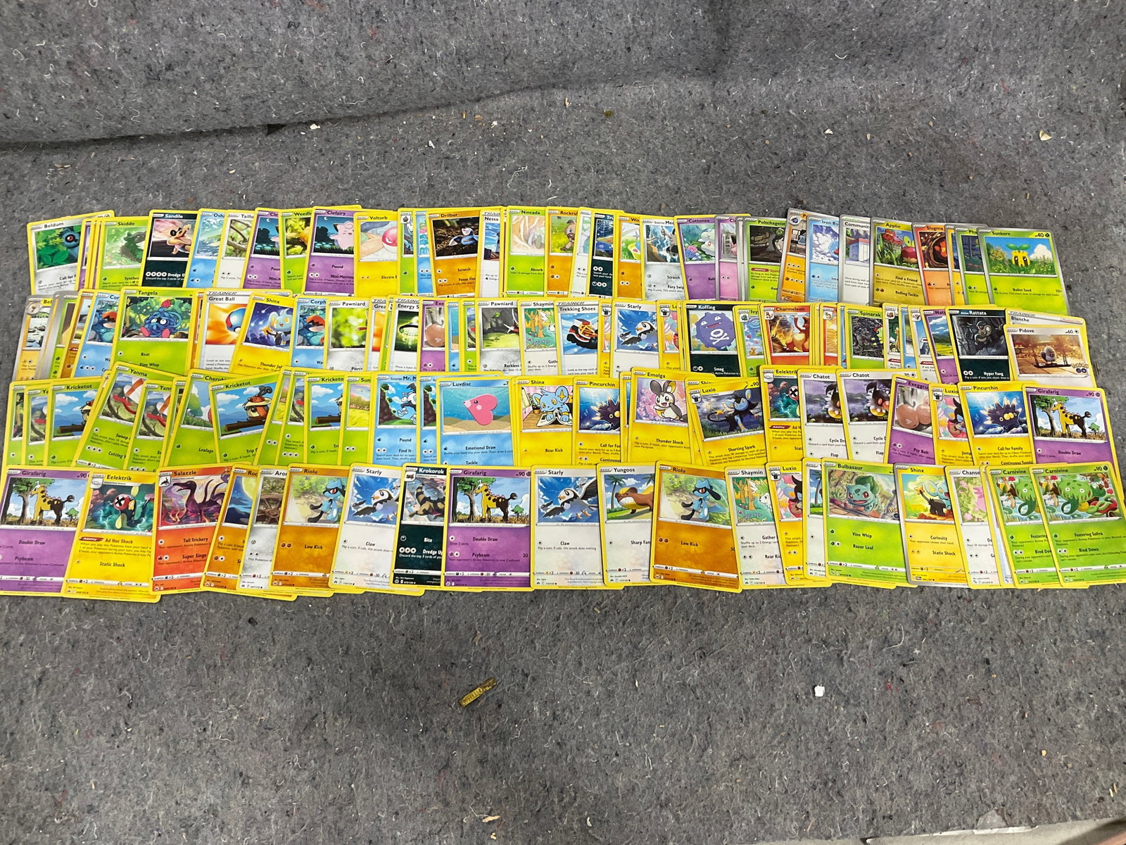Various Pokemon cards: Various Pokemon cards