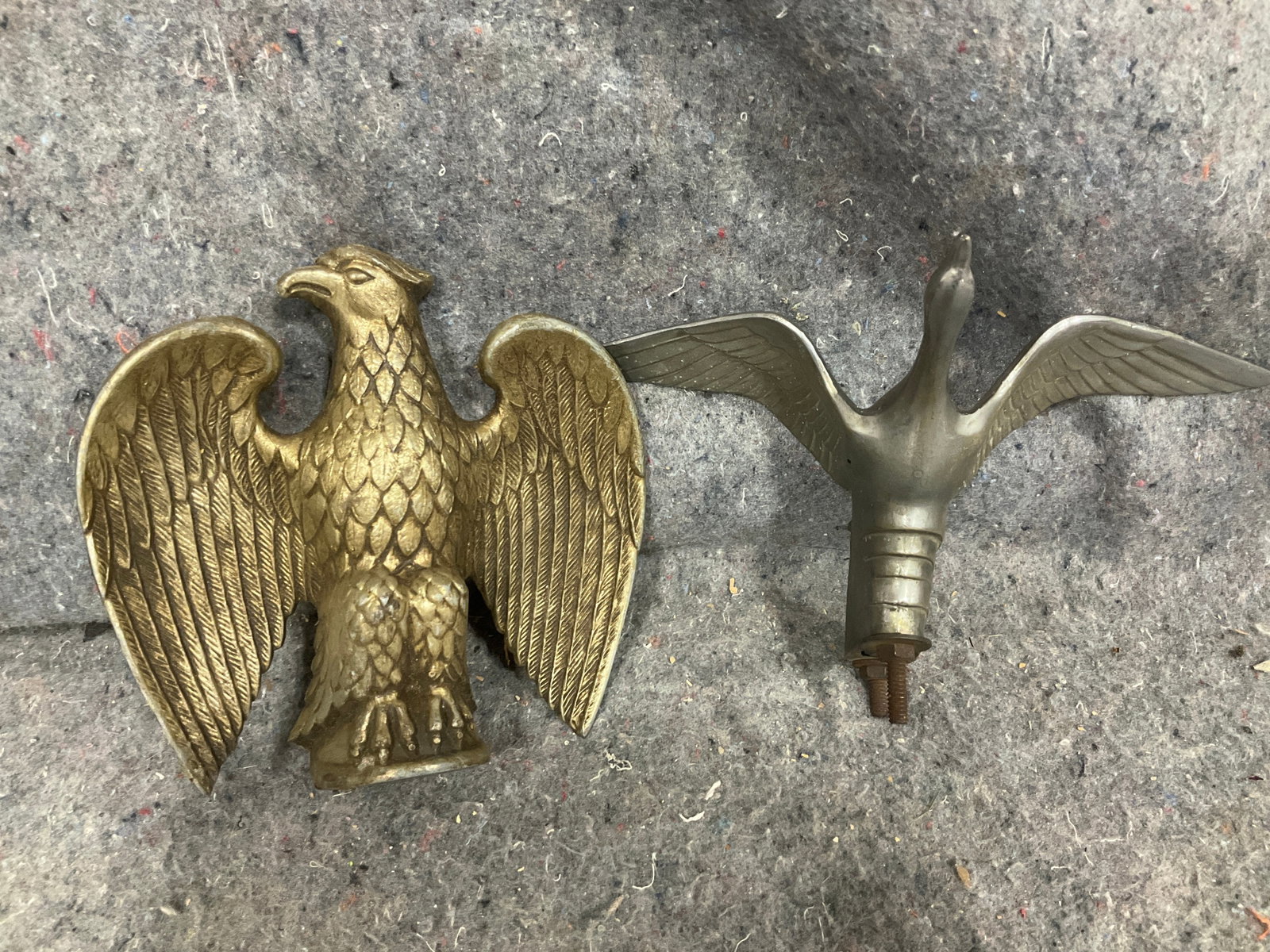 Eagle flagpole toppers: Eagle flagpole toppers