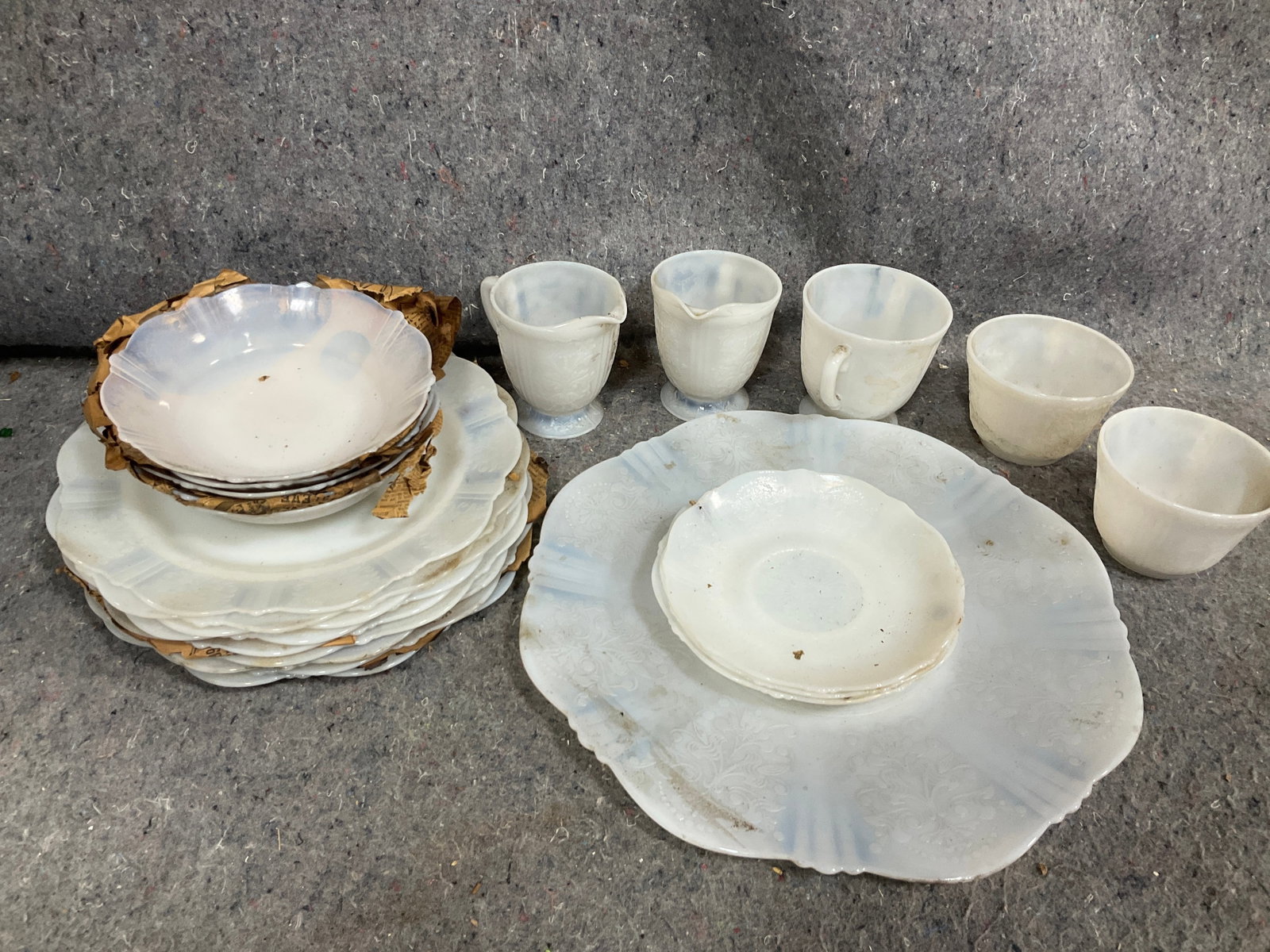 Vintage Macbeth Evans American Sweetheart Monax white depression glass(longest 11.5in) (1 of 1)