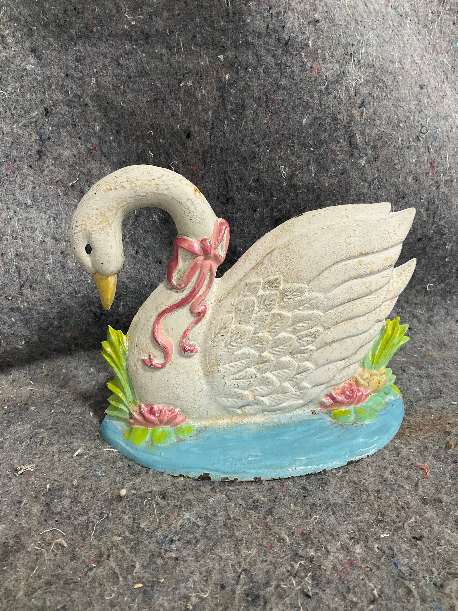 Cast iron swan doorstop(6in tall) (1 of 1)