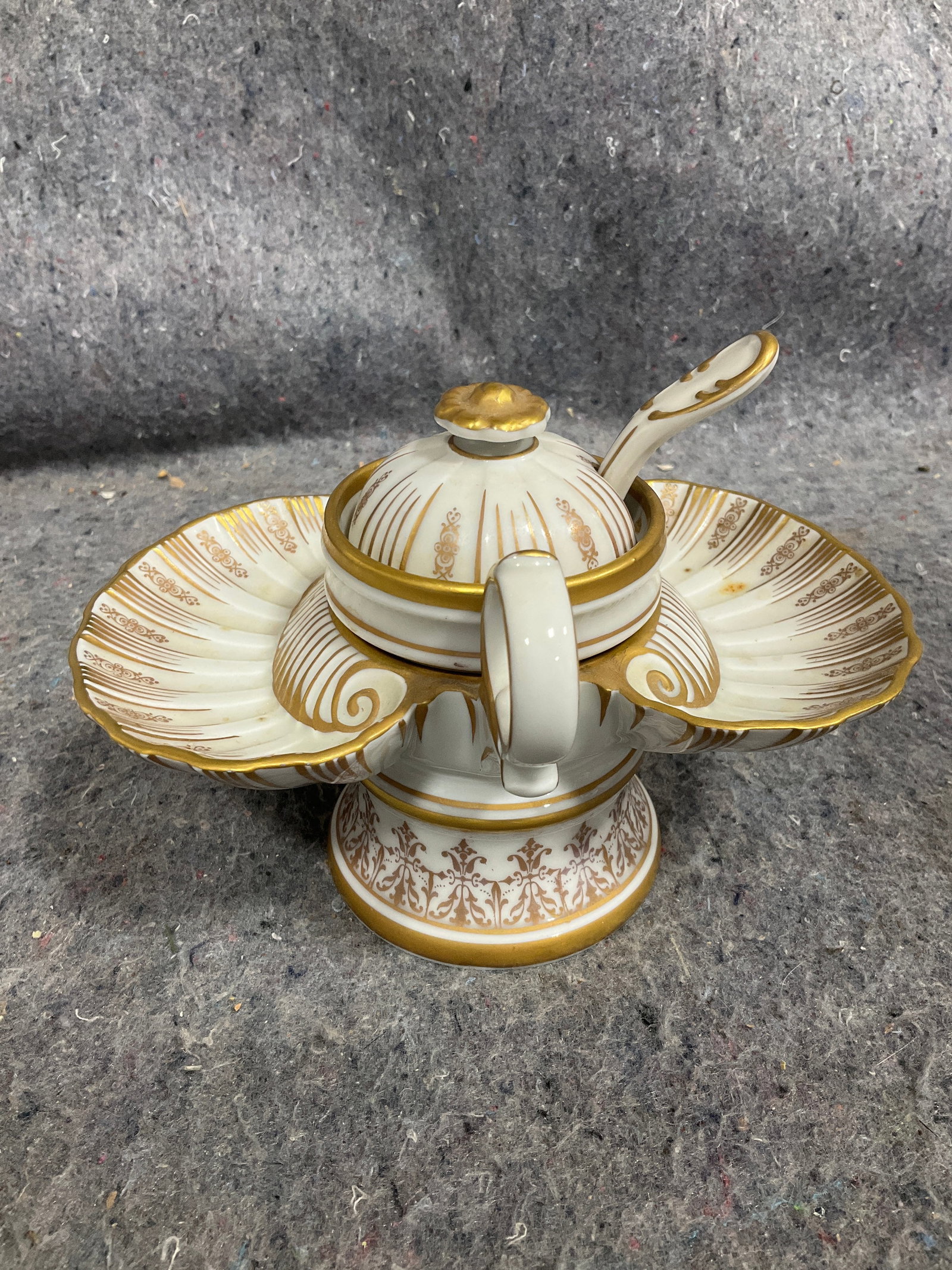 Vintage KPM porcelain serving with clamshell bowls and lidded insert(4.5in tall) (1 of 1)