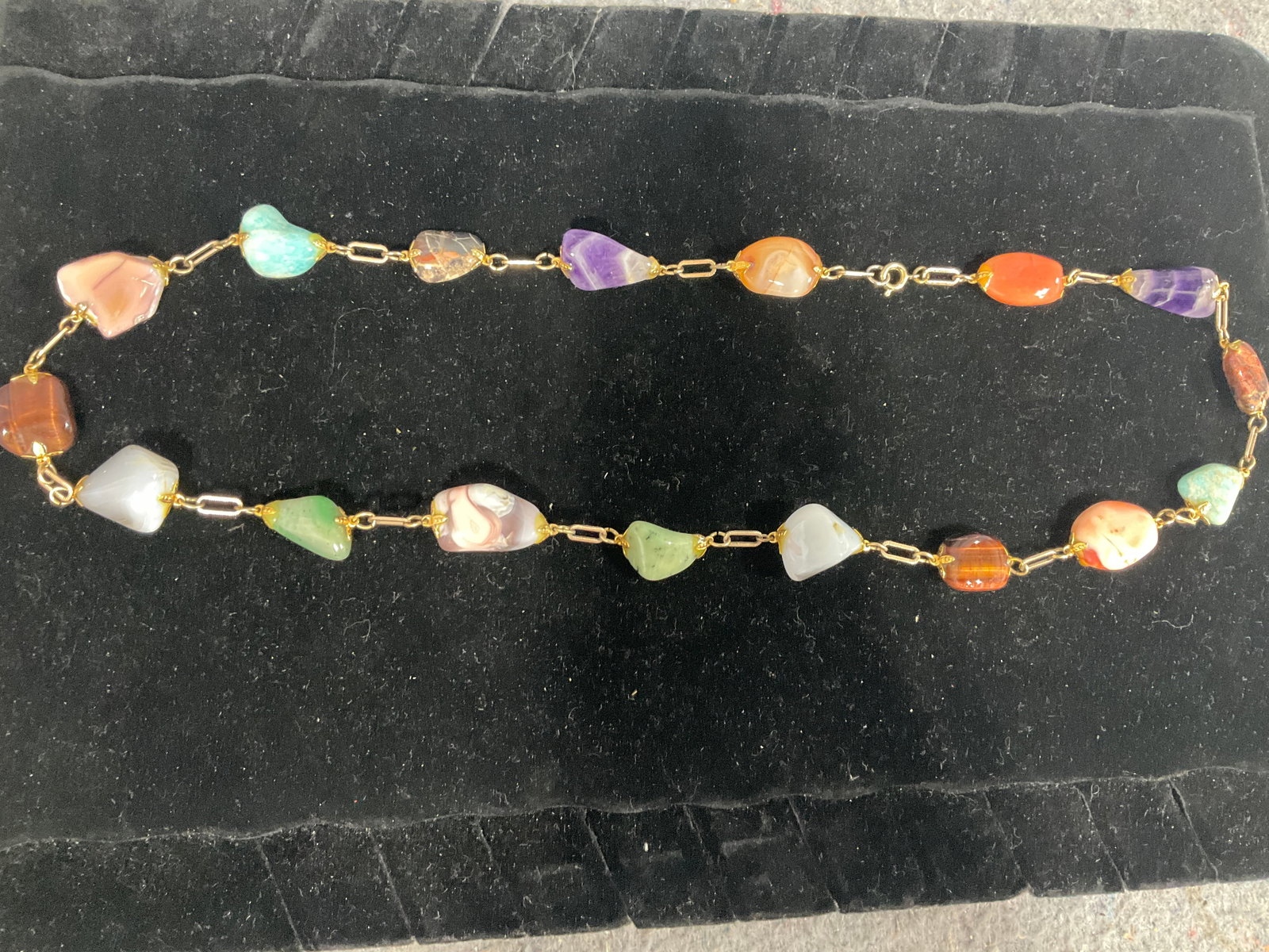 Polished Gemstone Necklace: Polished Gemstone Necklace