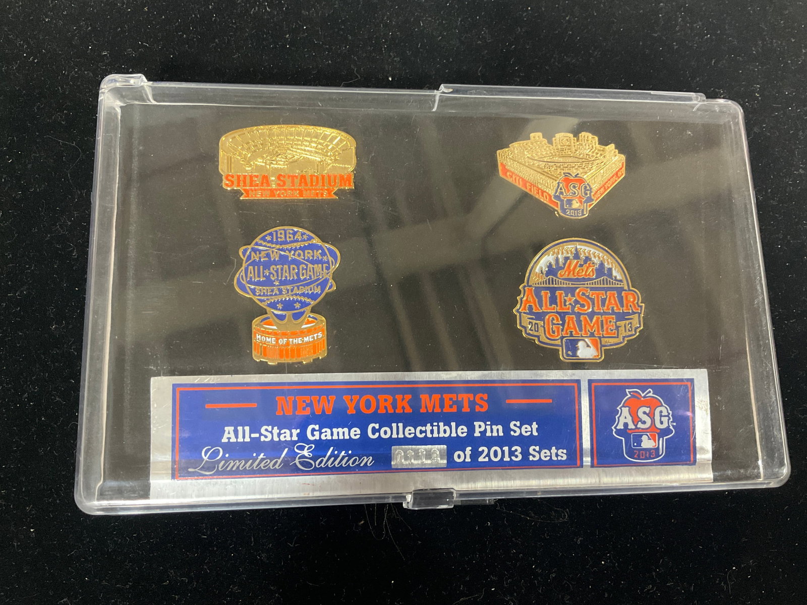 NY Mets Collectible Pin Set (1 of 1)