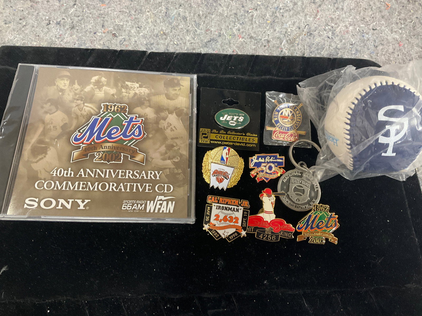 Various Sports Pins, Baseball, and more: Various Sports Pins, Baseball, and more
