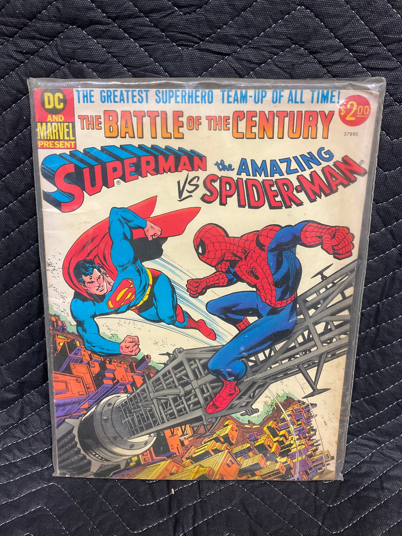 Superman vs the Aazing Spiderman comic (1 of 1)